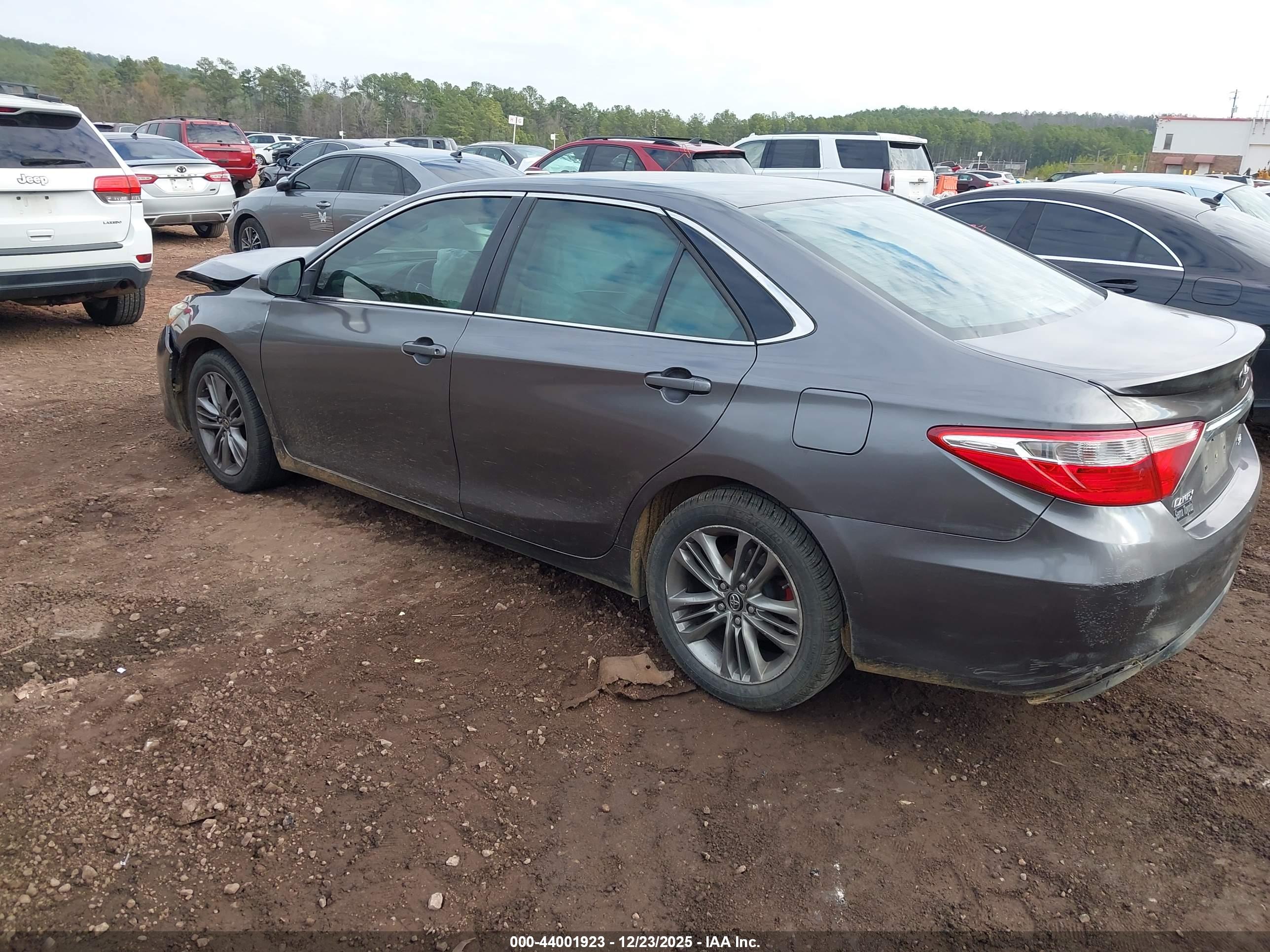 TOYOTA CAMRY image 3