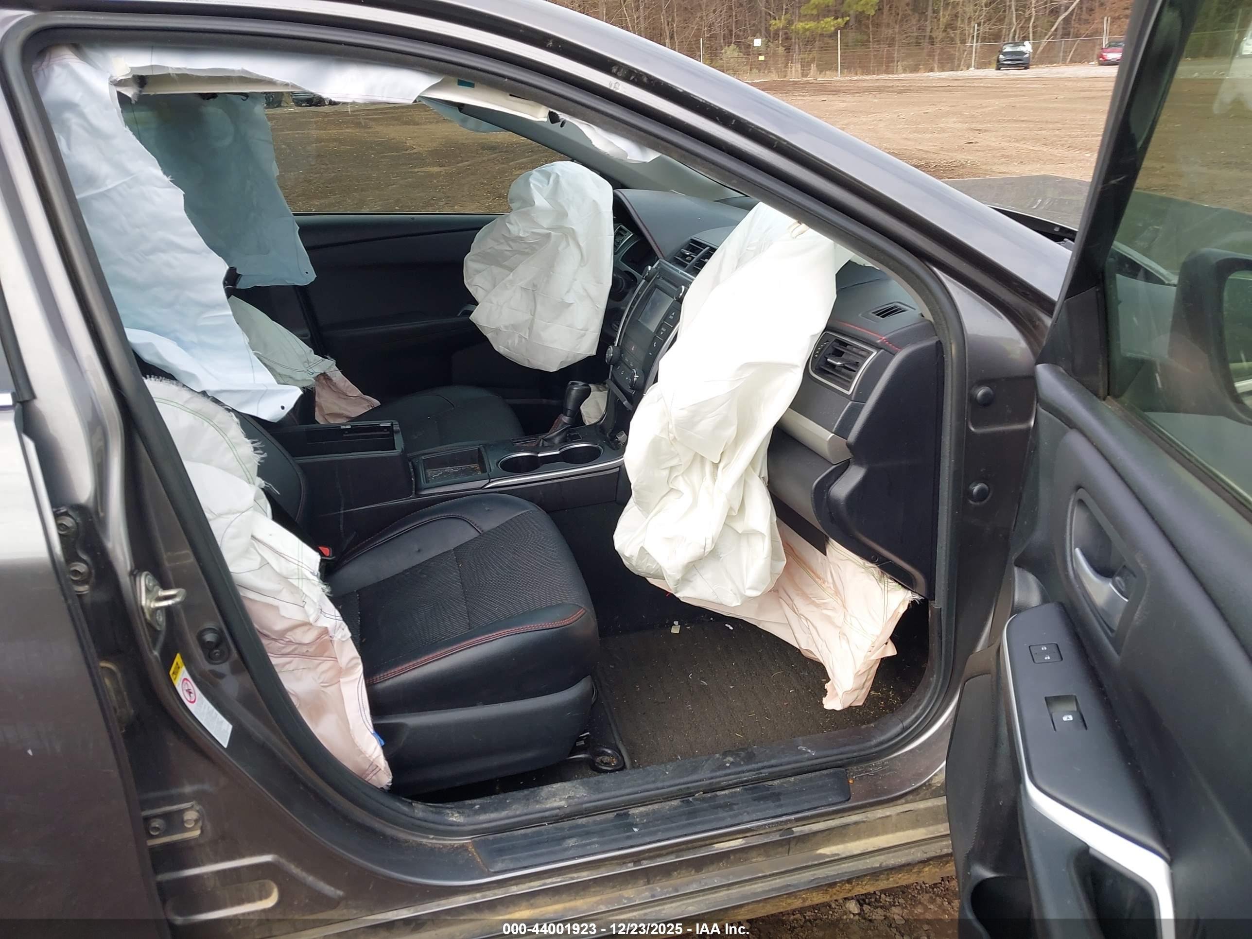 TOYOTA CAMRY image 5