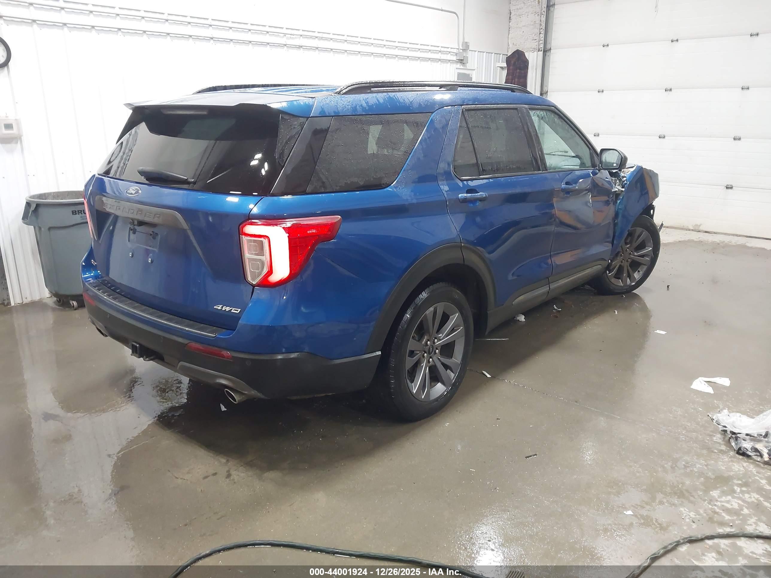 FORD EXPLORER image 4