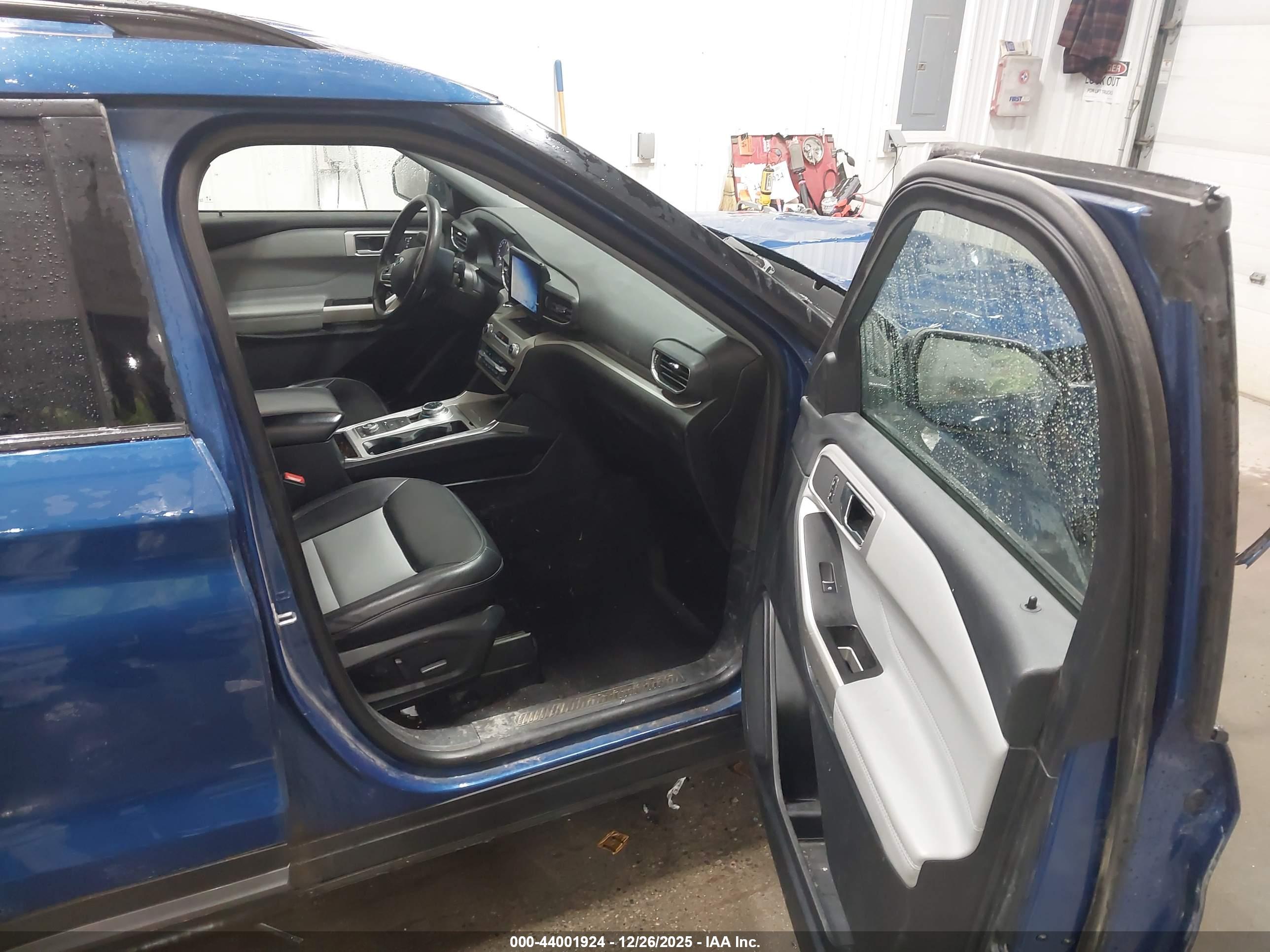 FORD EXPLORER image 5