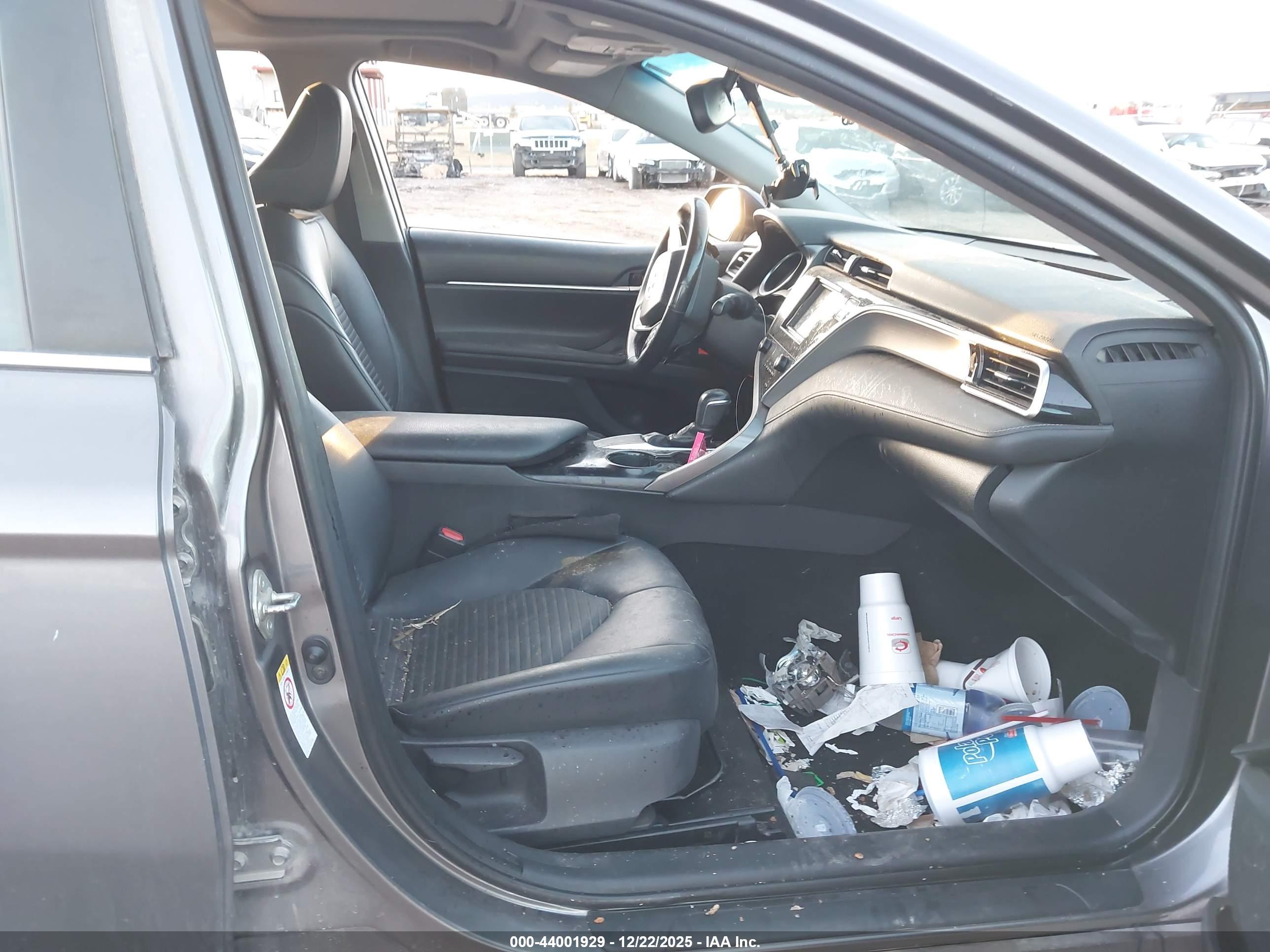 TOYOTA CAMRY image 5