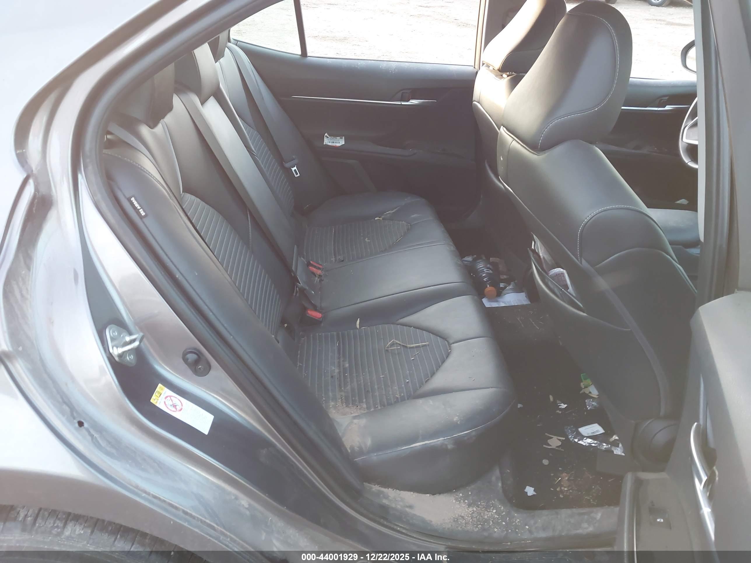 TOYOTA CAMRY image 8