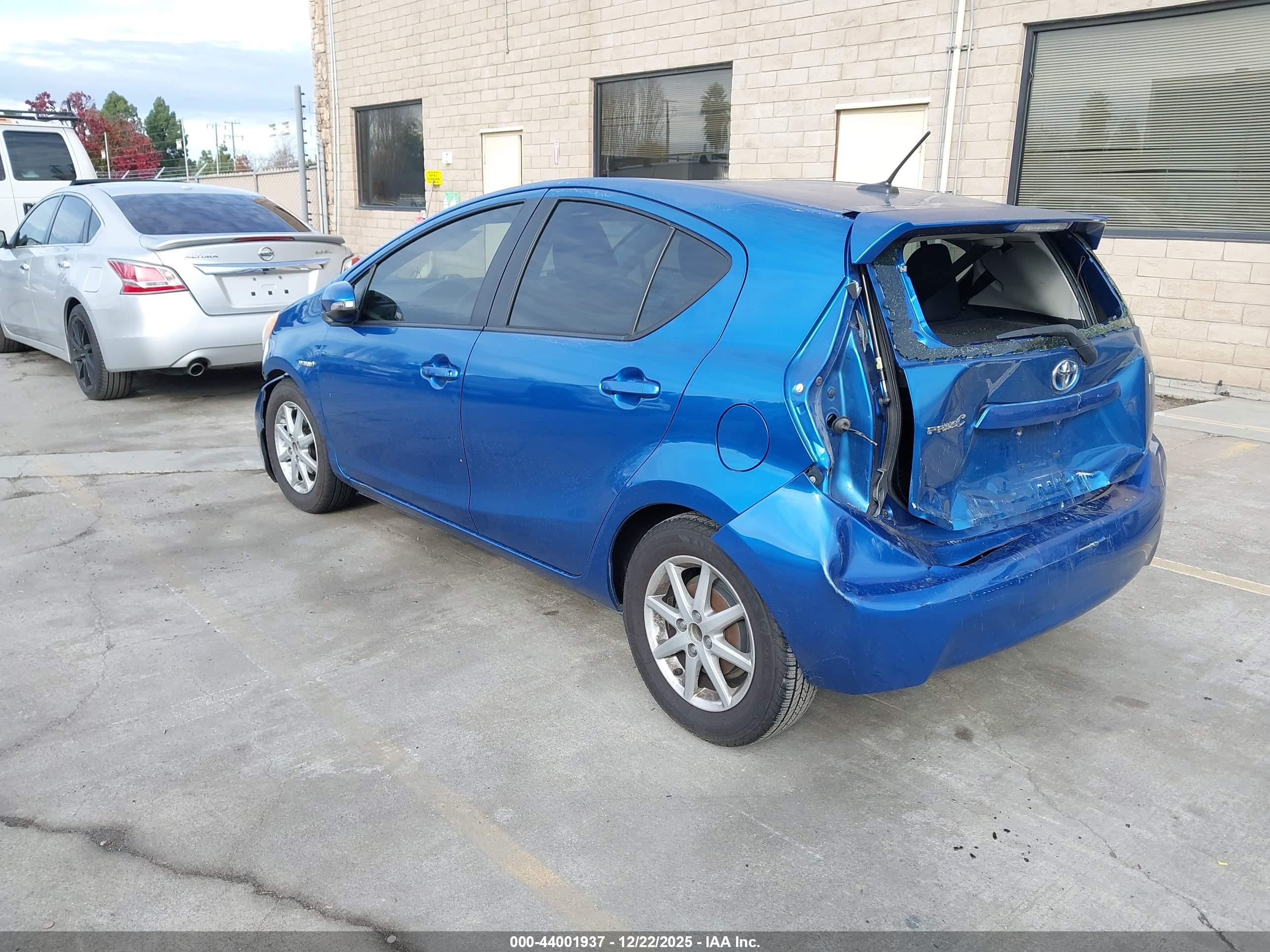 TOYOTA PRIUS image 3
