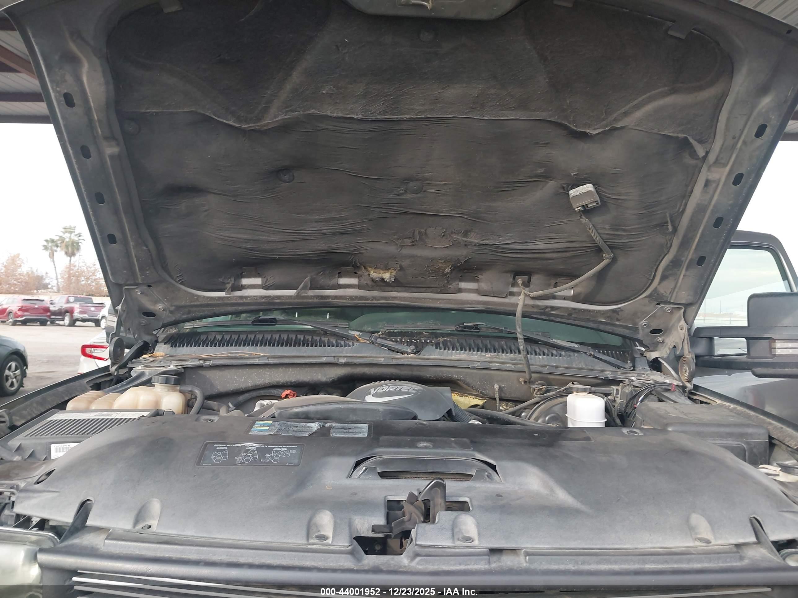 CHEVROLET SILVERADO image 10