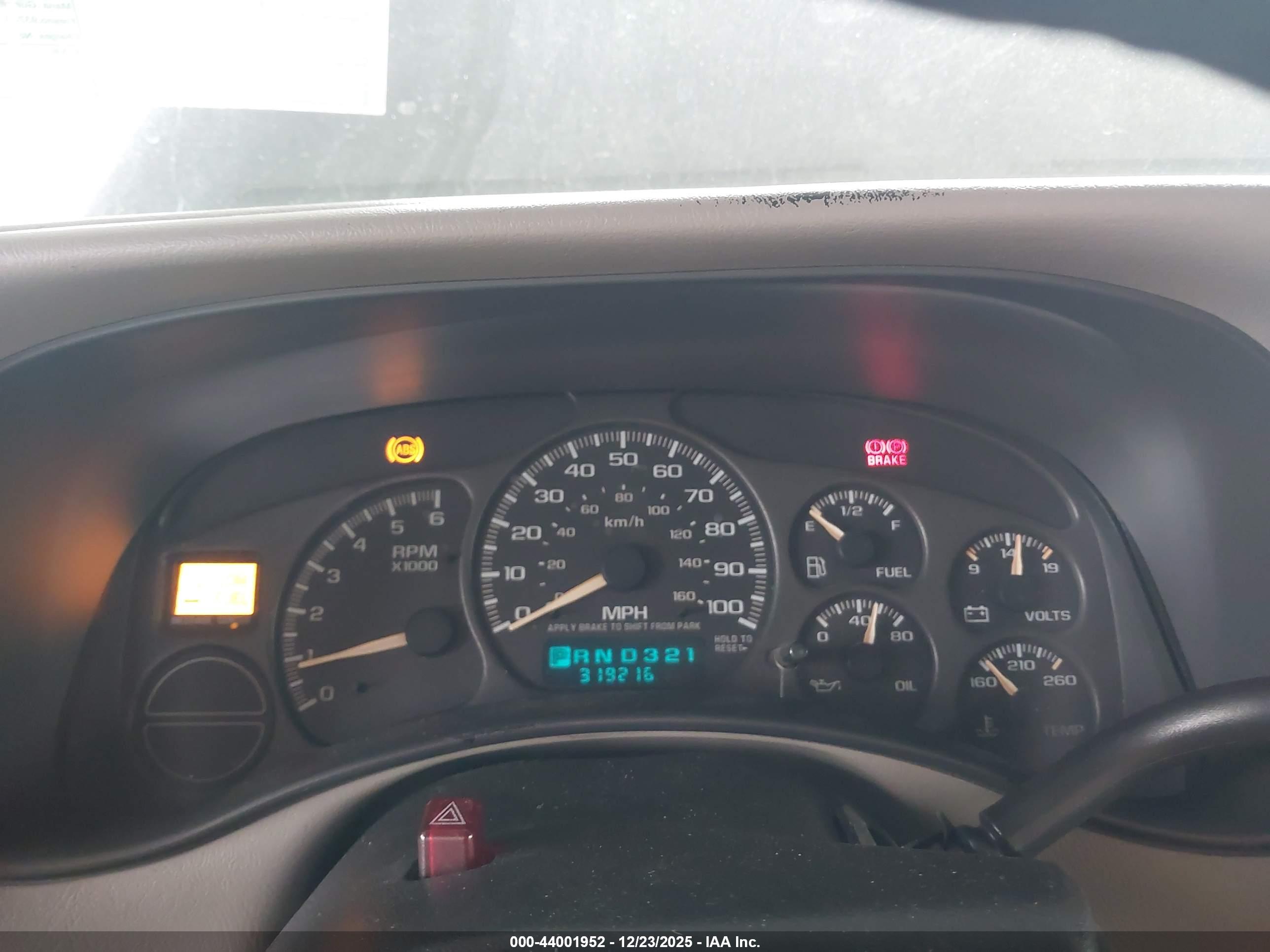CHEVROLET SILVERADO image 7