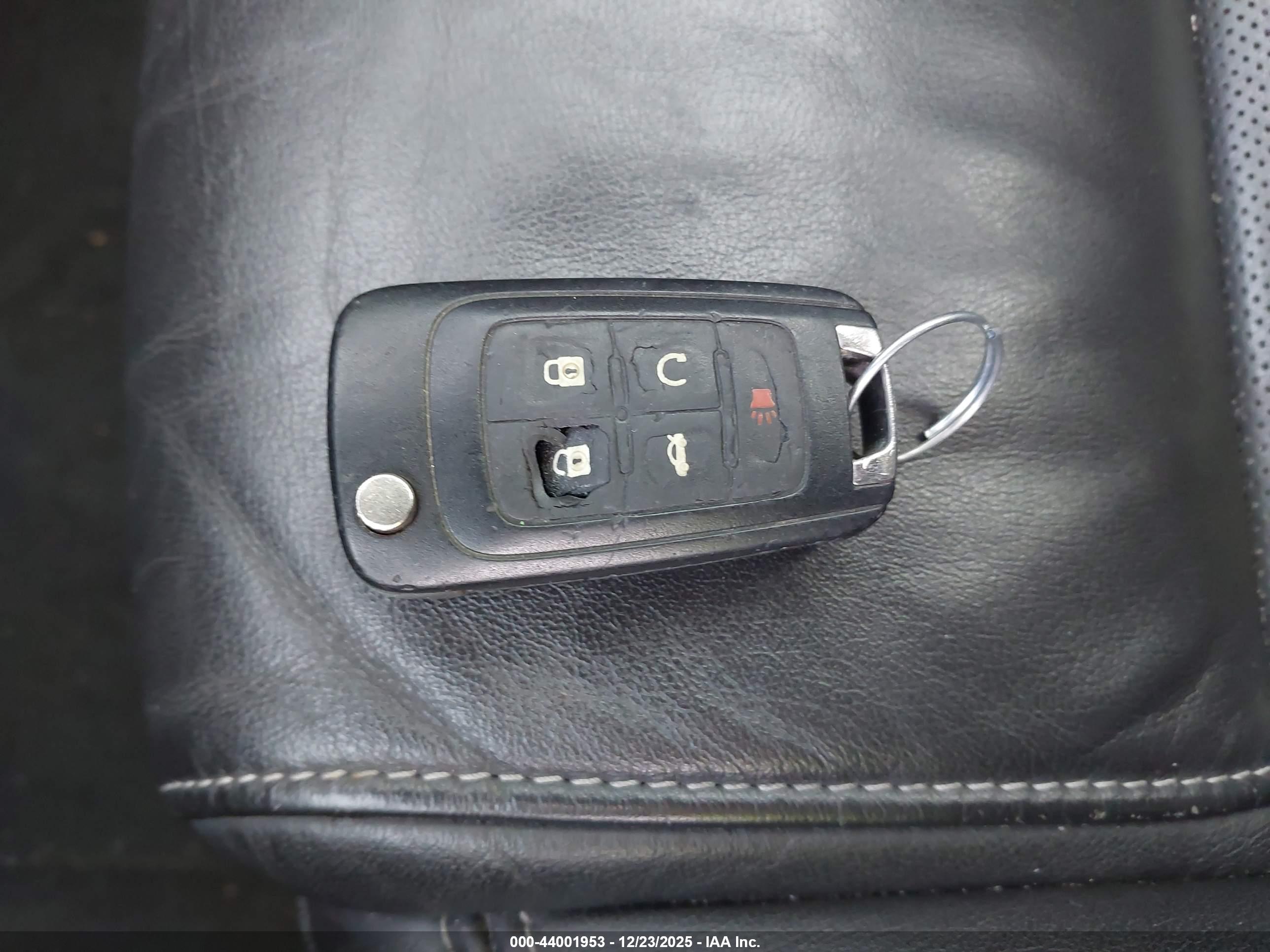 BUICK LACROSSE image 11