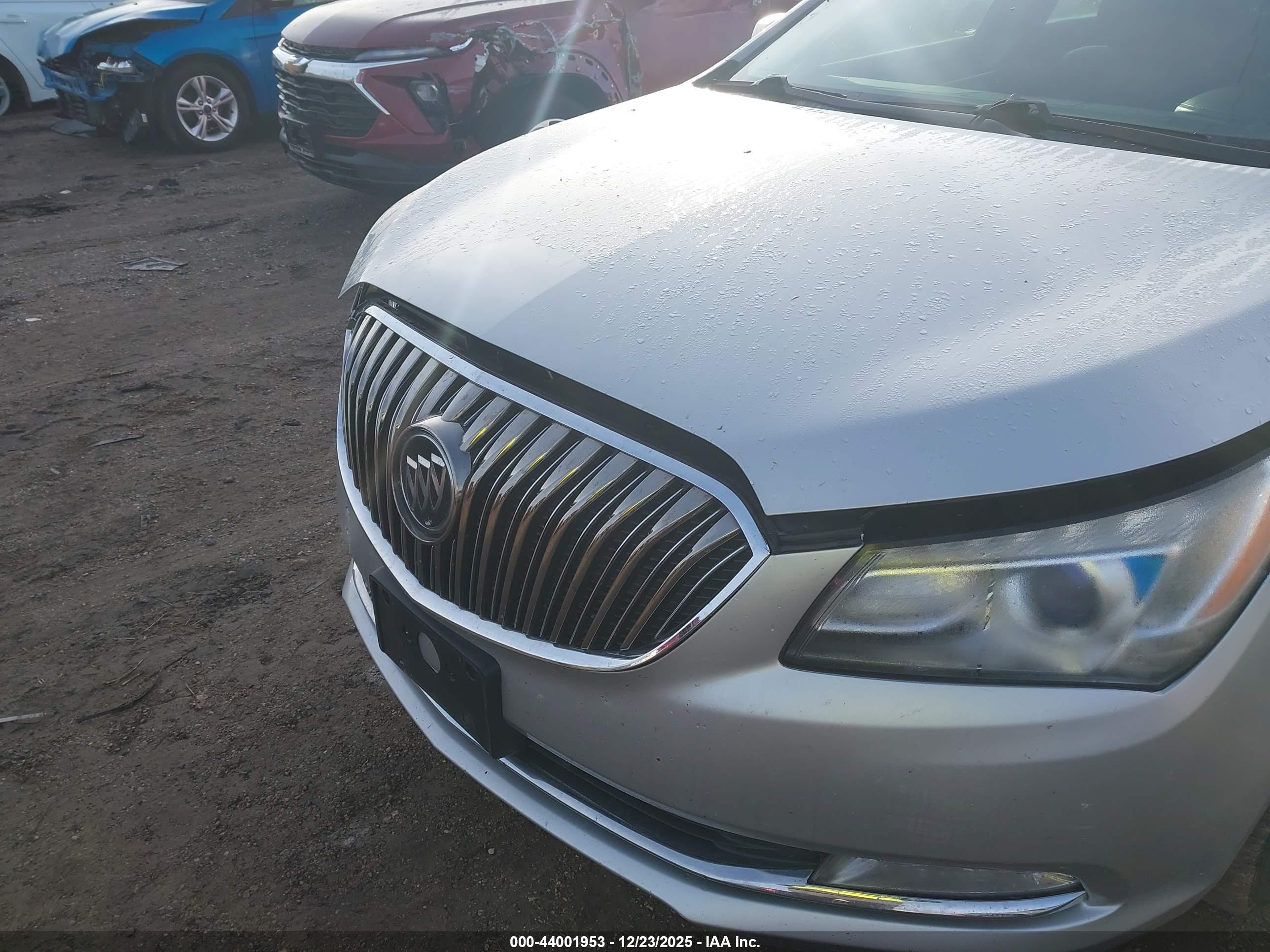 BUICK LACROSSE image 6