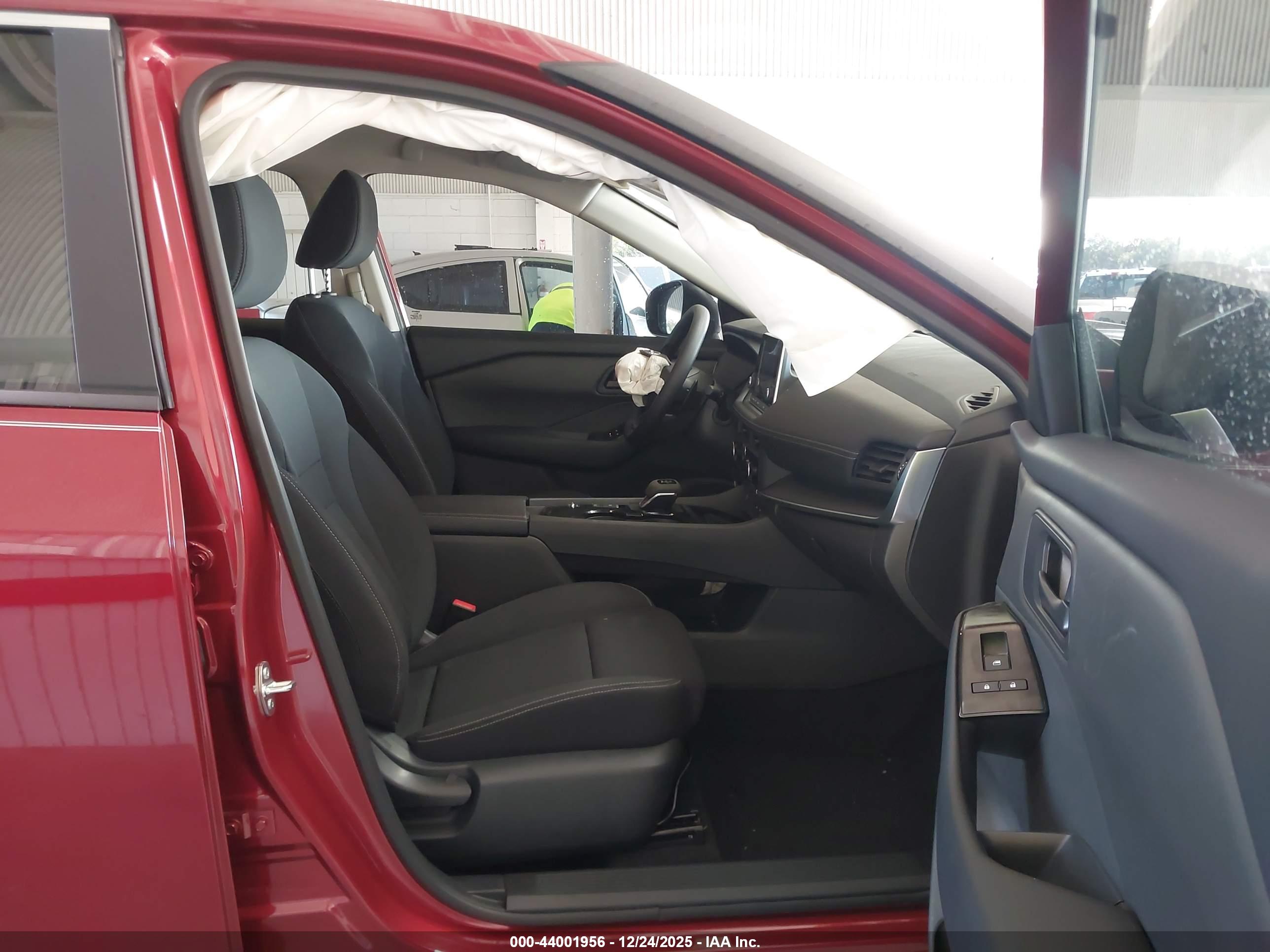 NISSAN ROGUE image 5