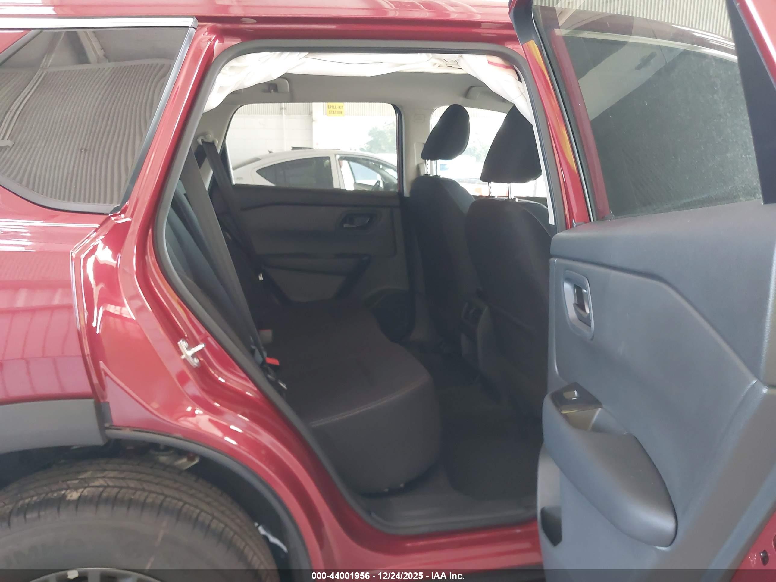 NISSAN ROGUE image 8