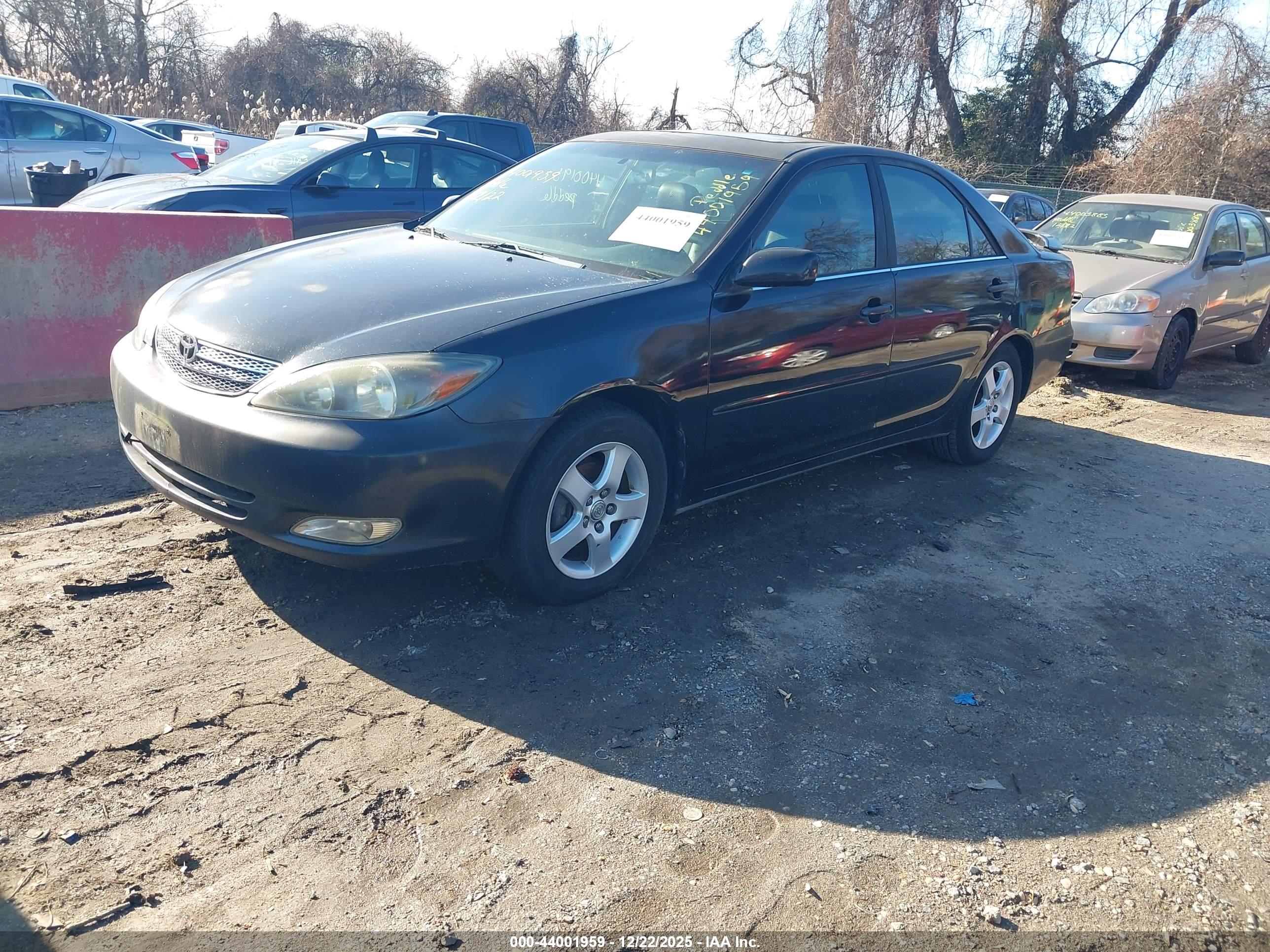TOYOTA CAMRY image 2