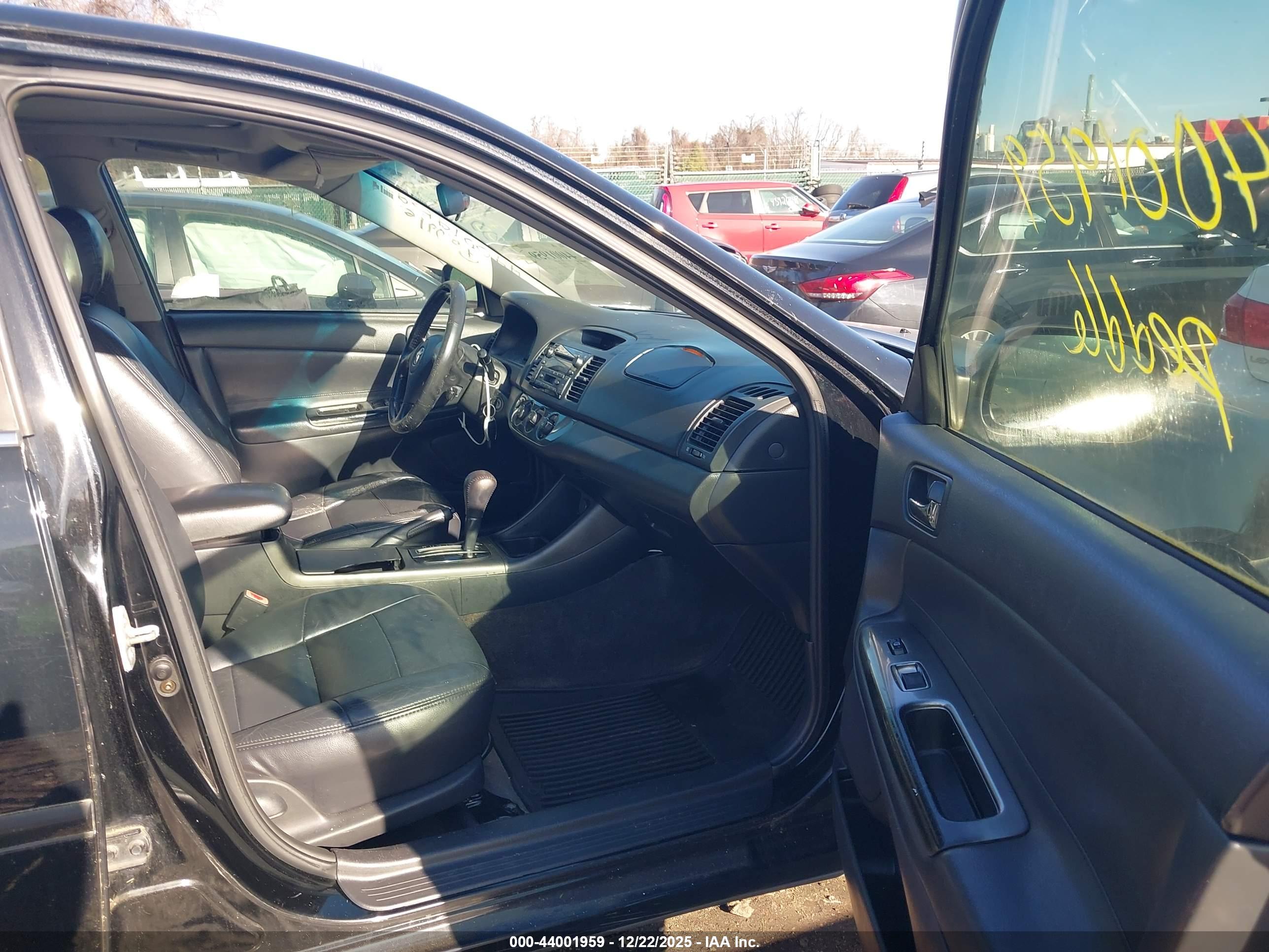 TOYOTA CAMRY image 5