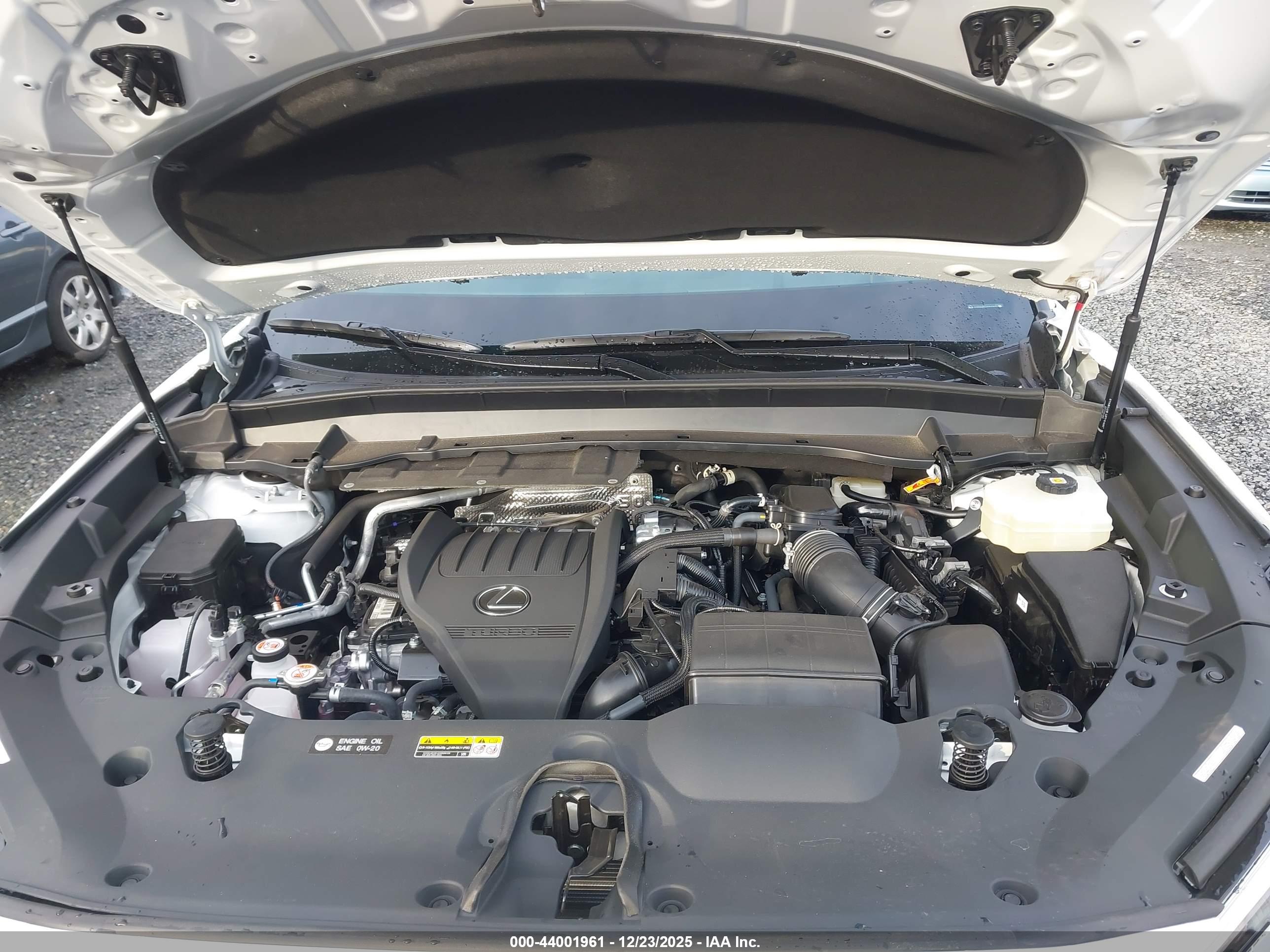 LEXUS TX image 10