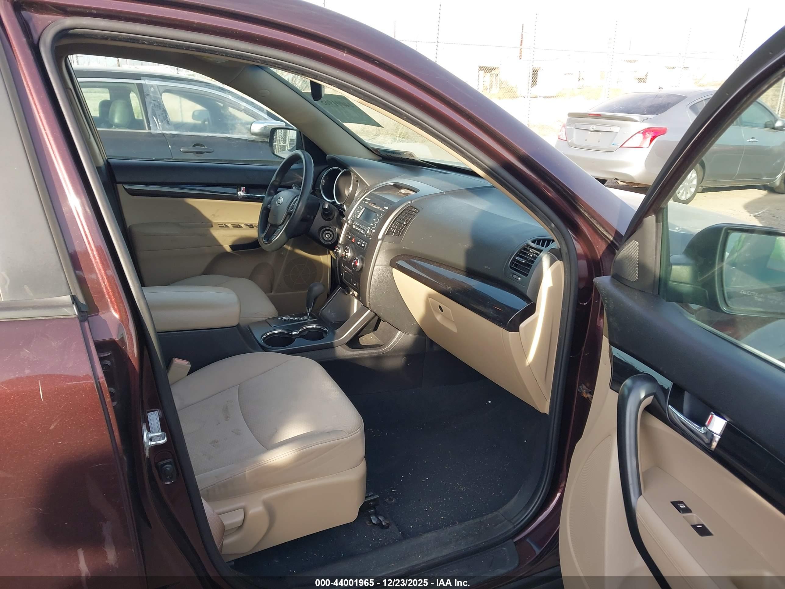KIA SORENTO image 5