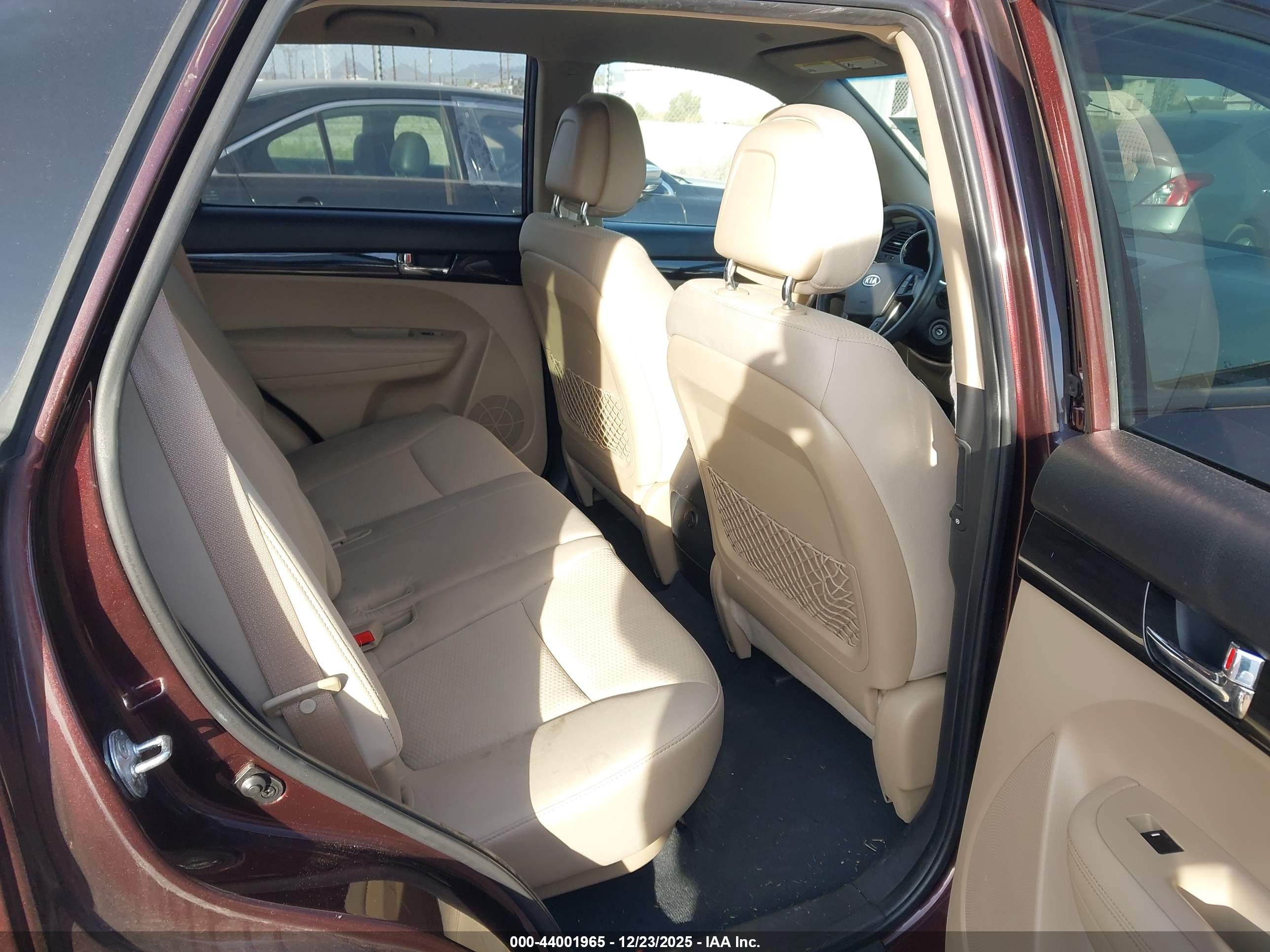 KIA SORENTO image 8