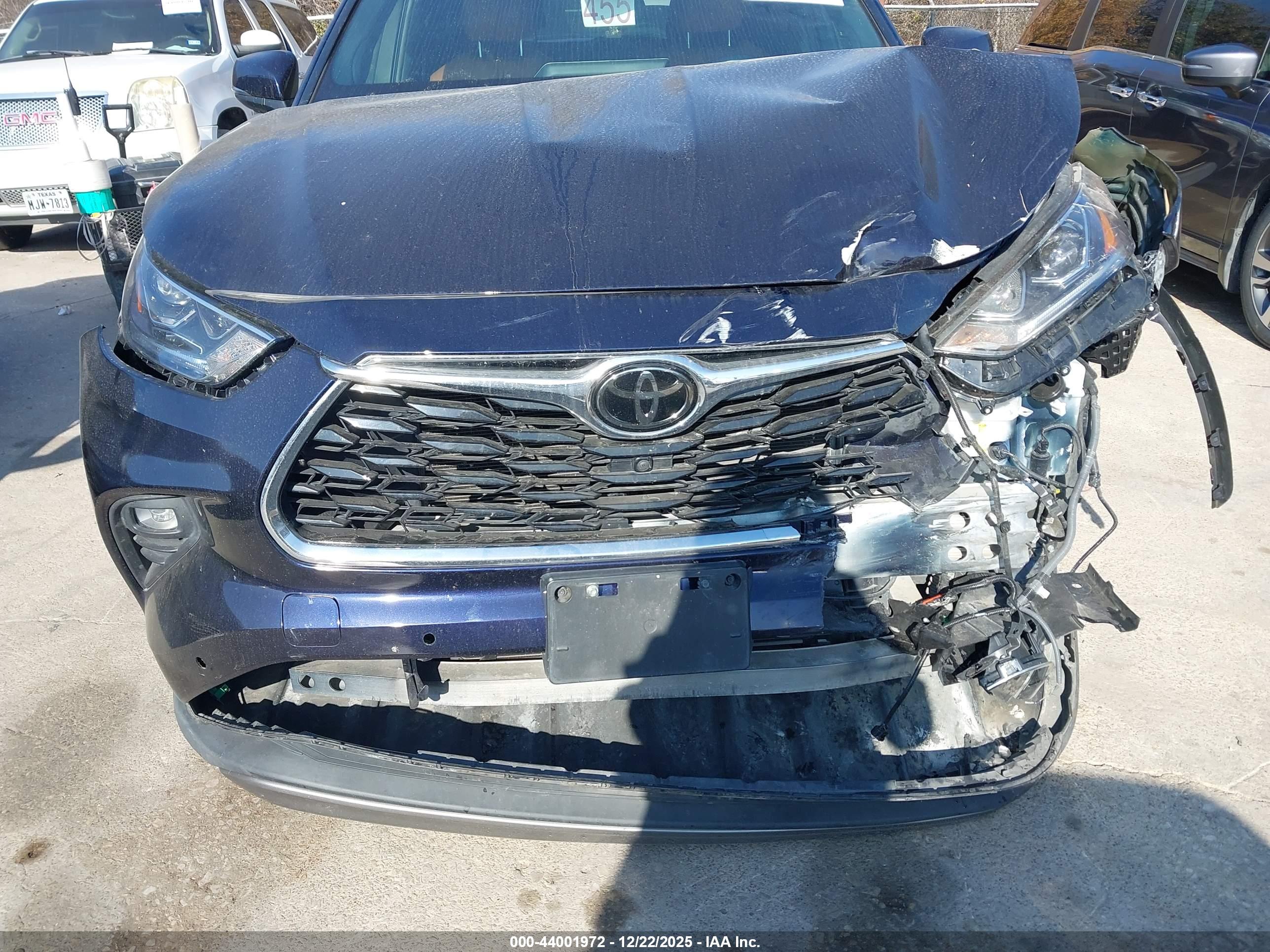 TOYOTA HIGHLANDER image 6
