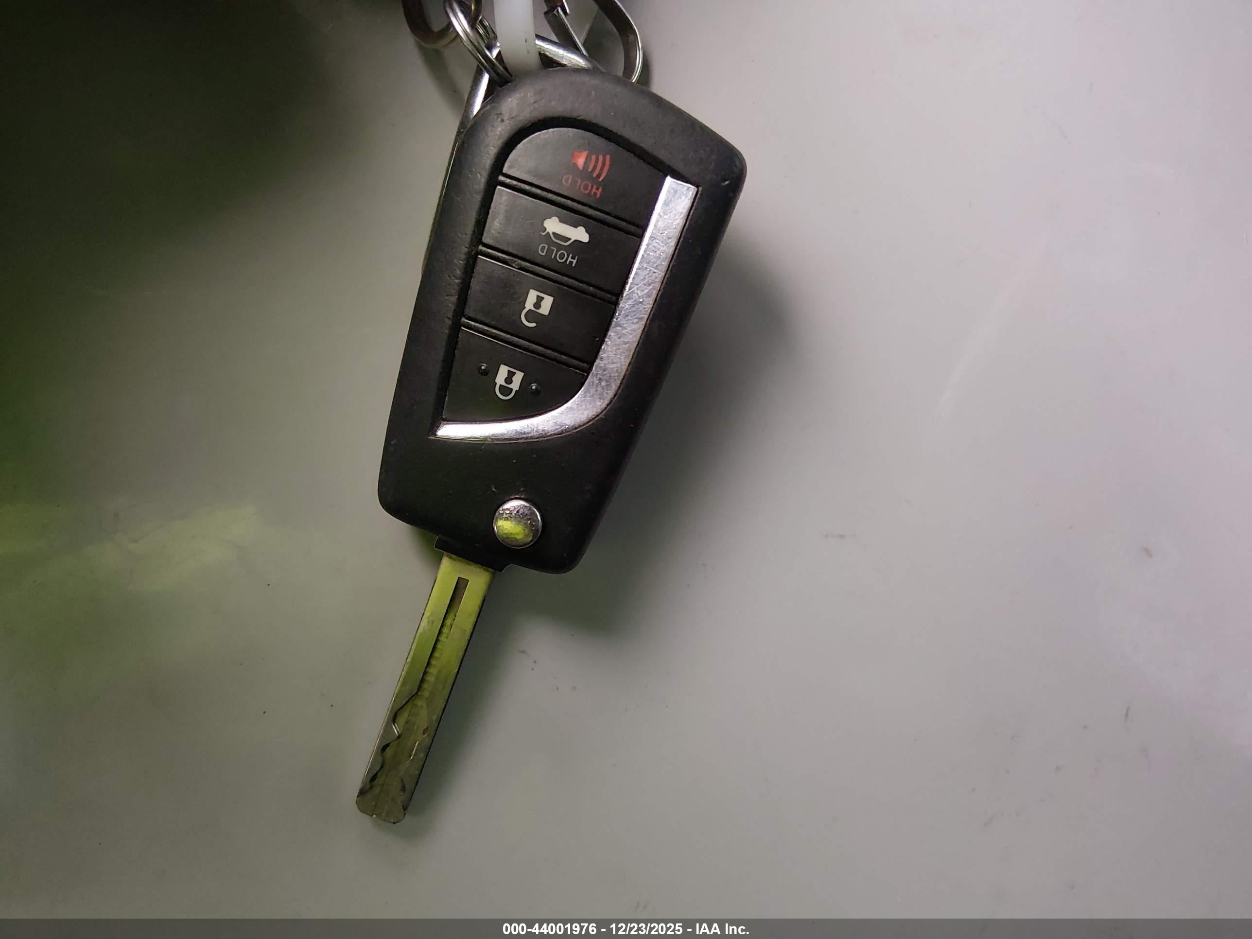 TOYOTA COROLLA image 11