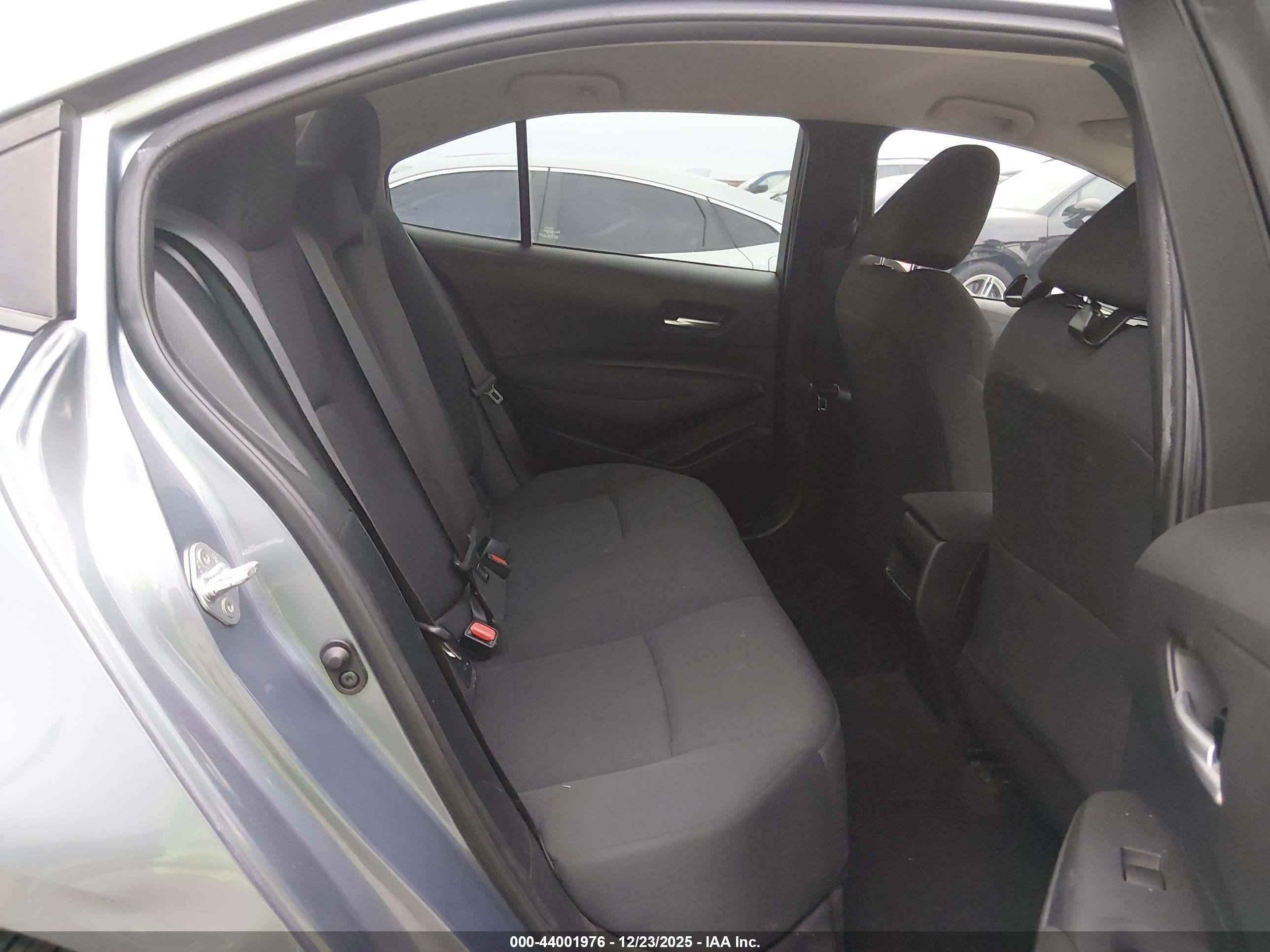 TOYOTA COROLLA image 8