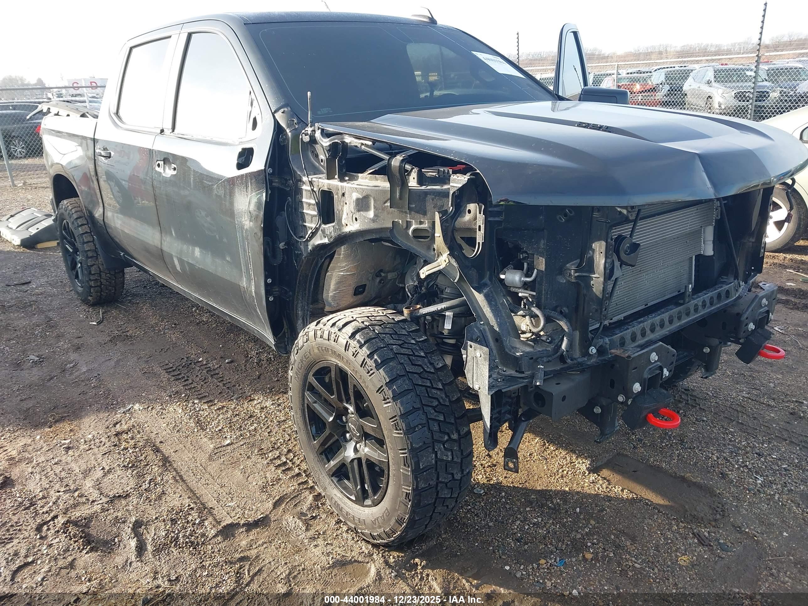 CHEVROLET SILVERADO image 6