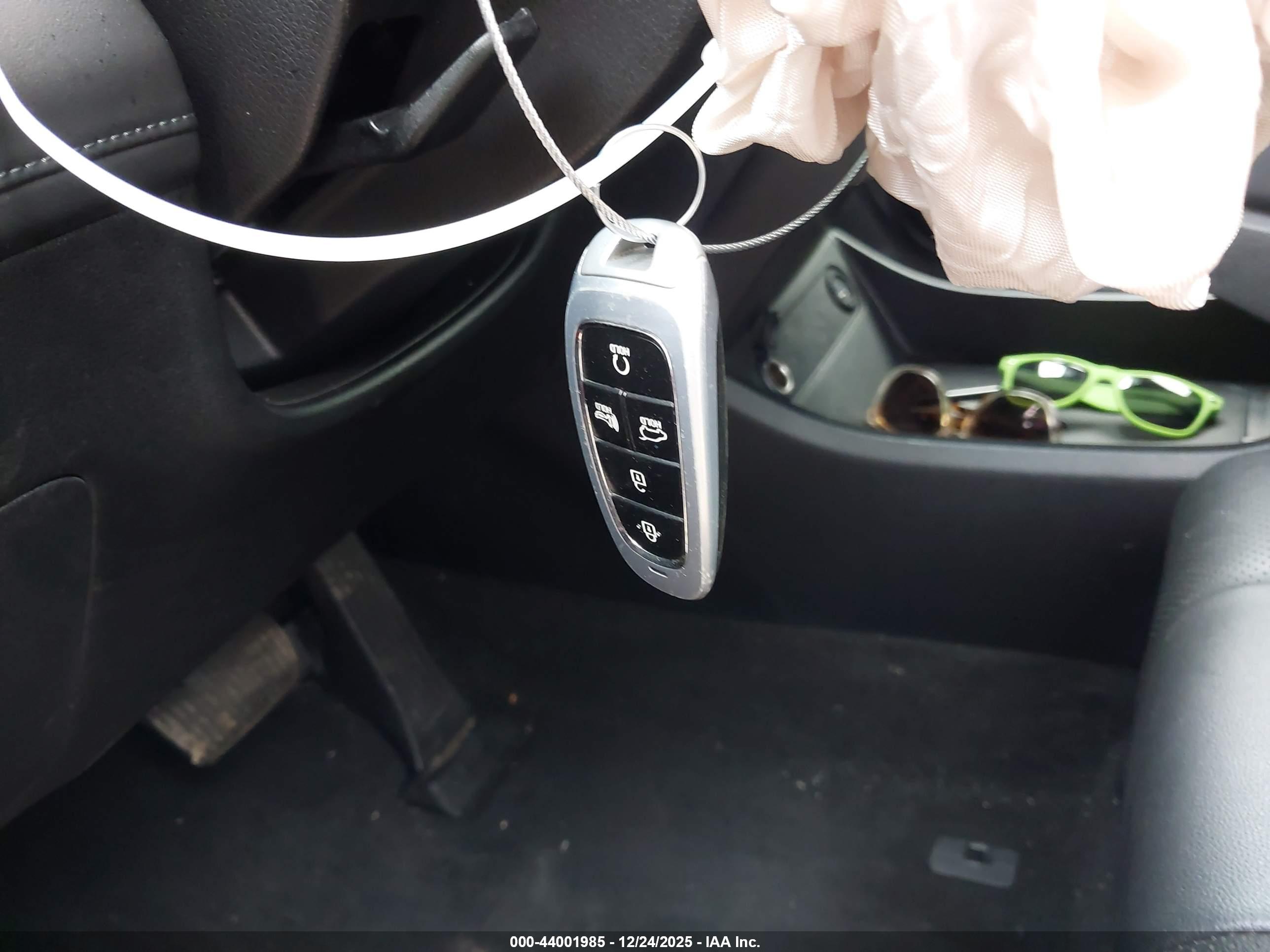 HYUNDAI SANTA image 11