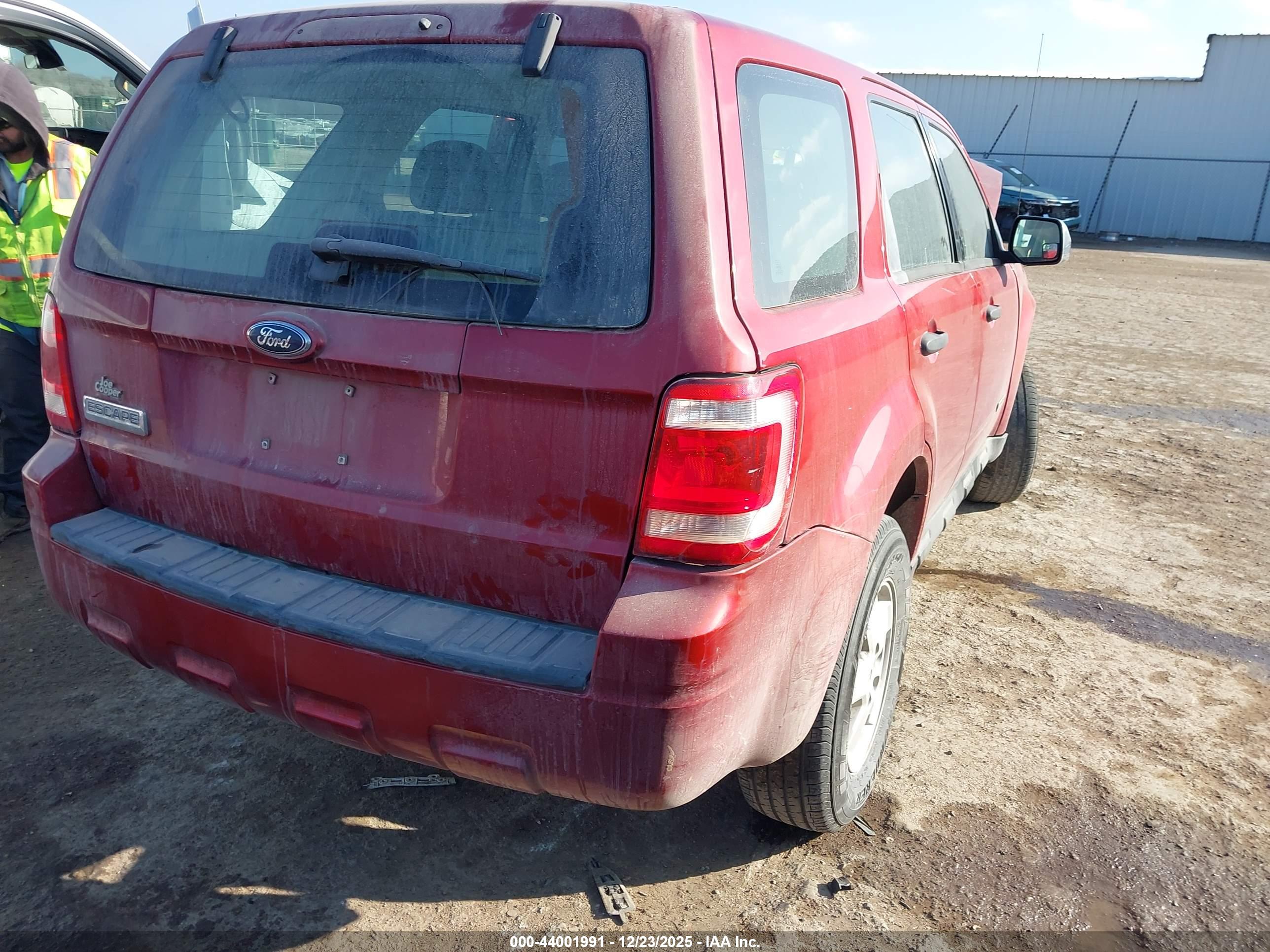 FORD ESCAPE image 4