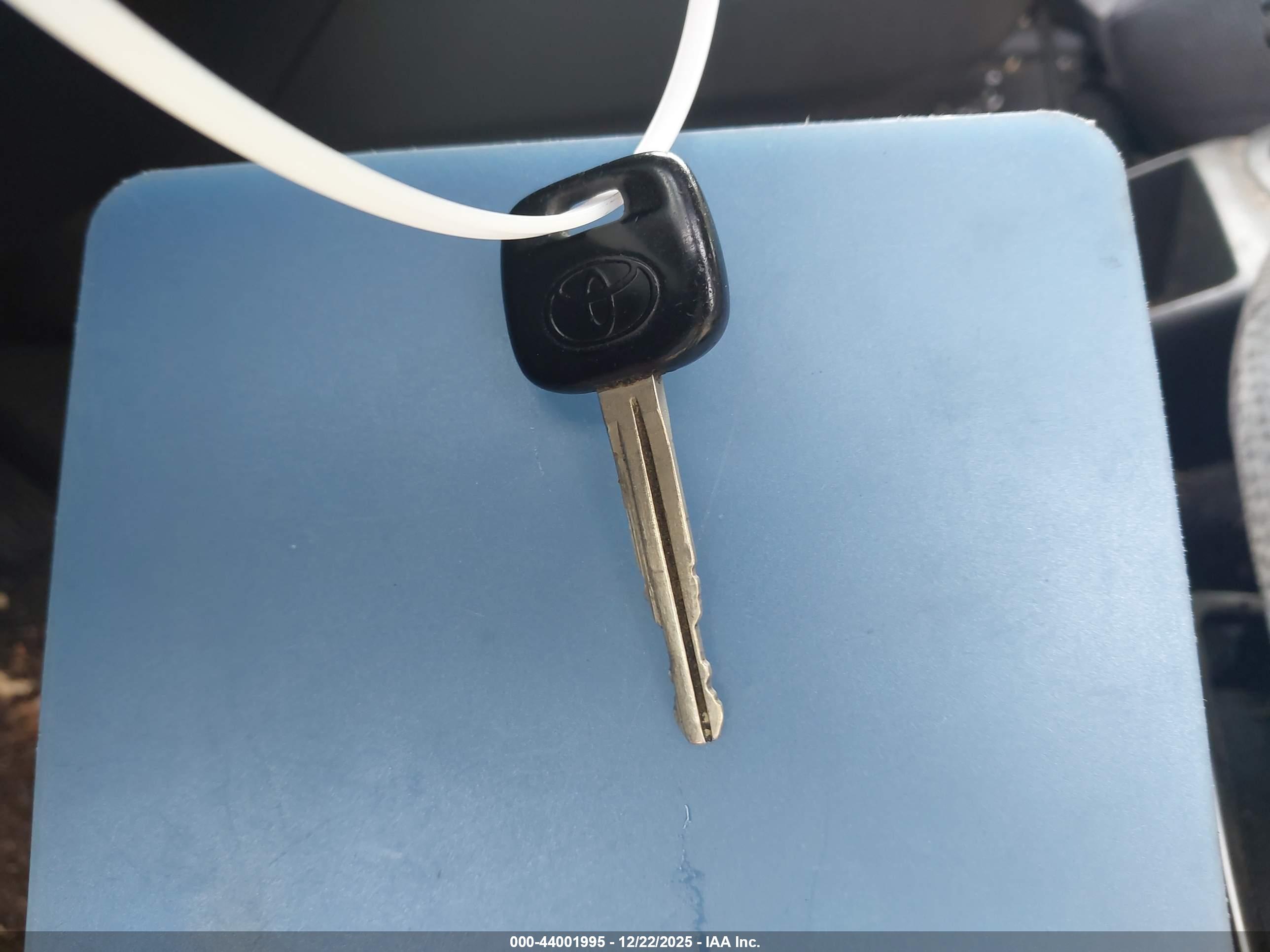 TOYOTA MATRIX image 11