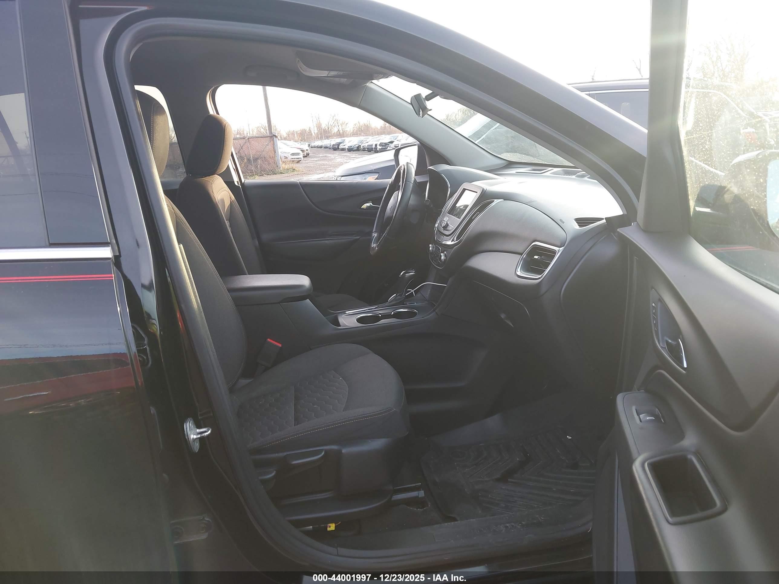 CHEVROLET EQUINOX image 5