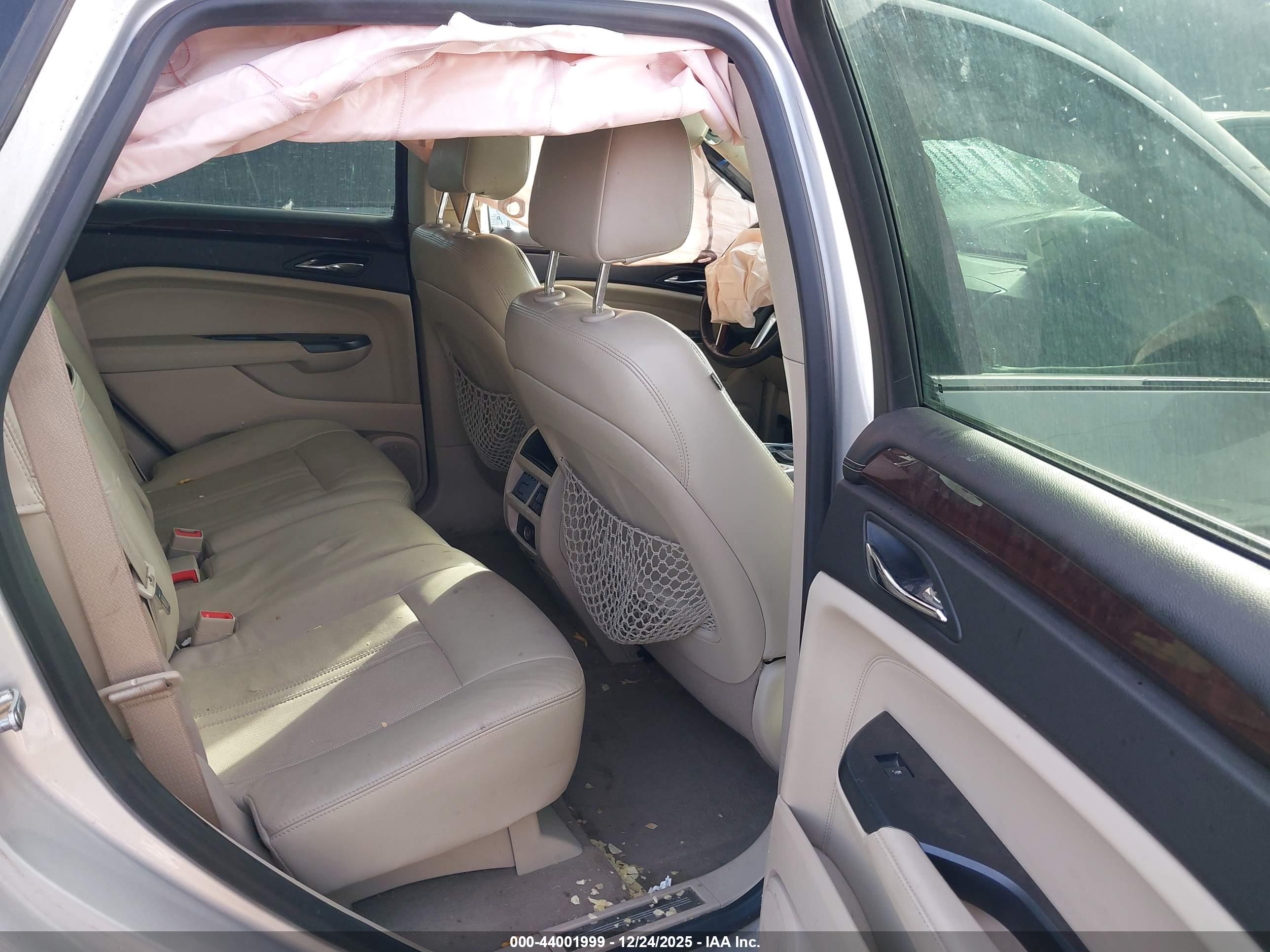 CADILLAC SRX image 8