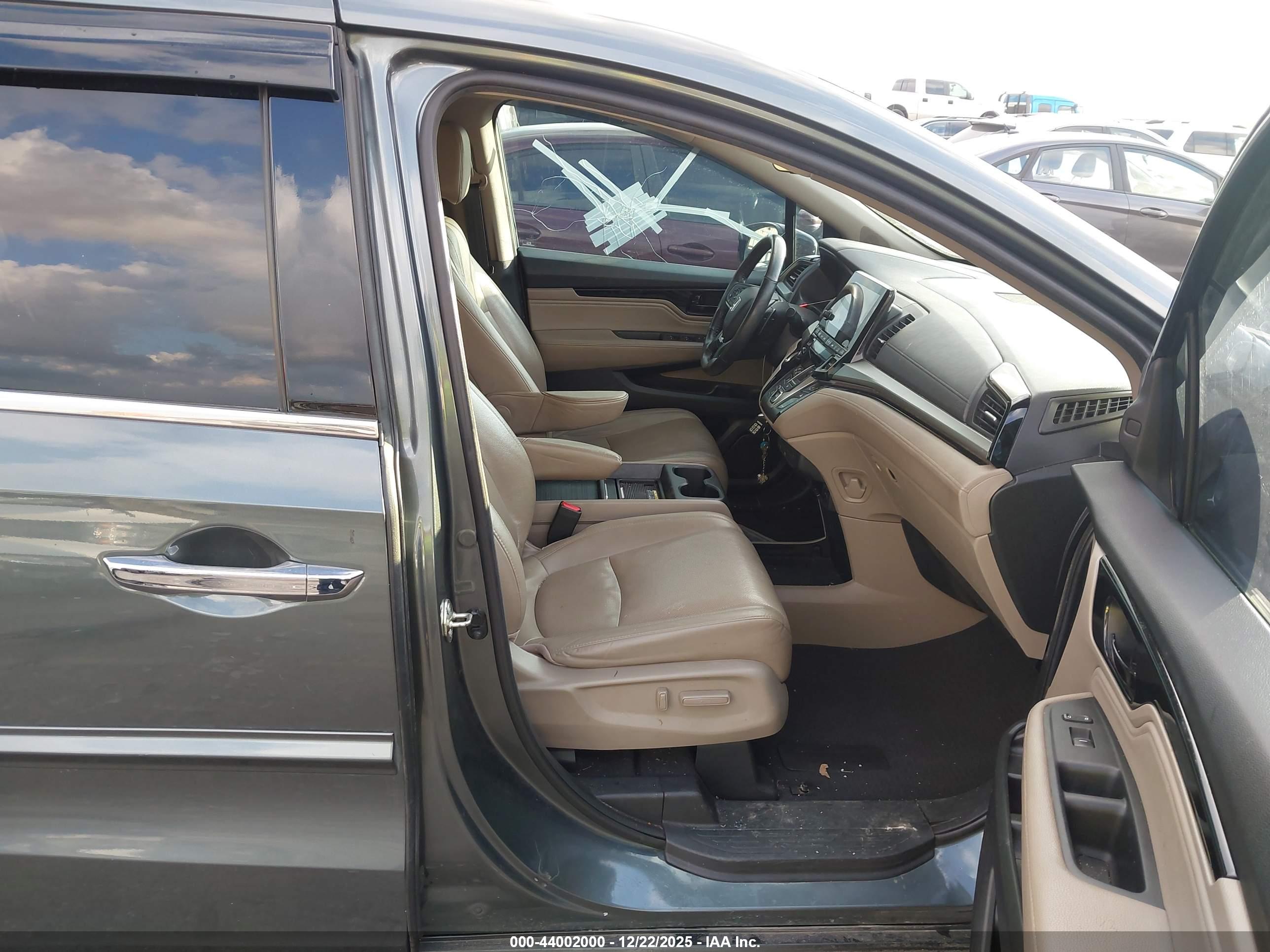 HONDA ODYSSEY image 5