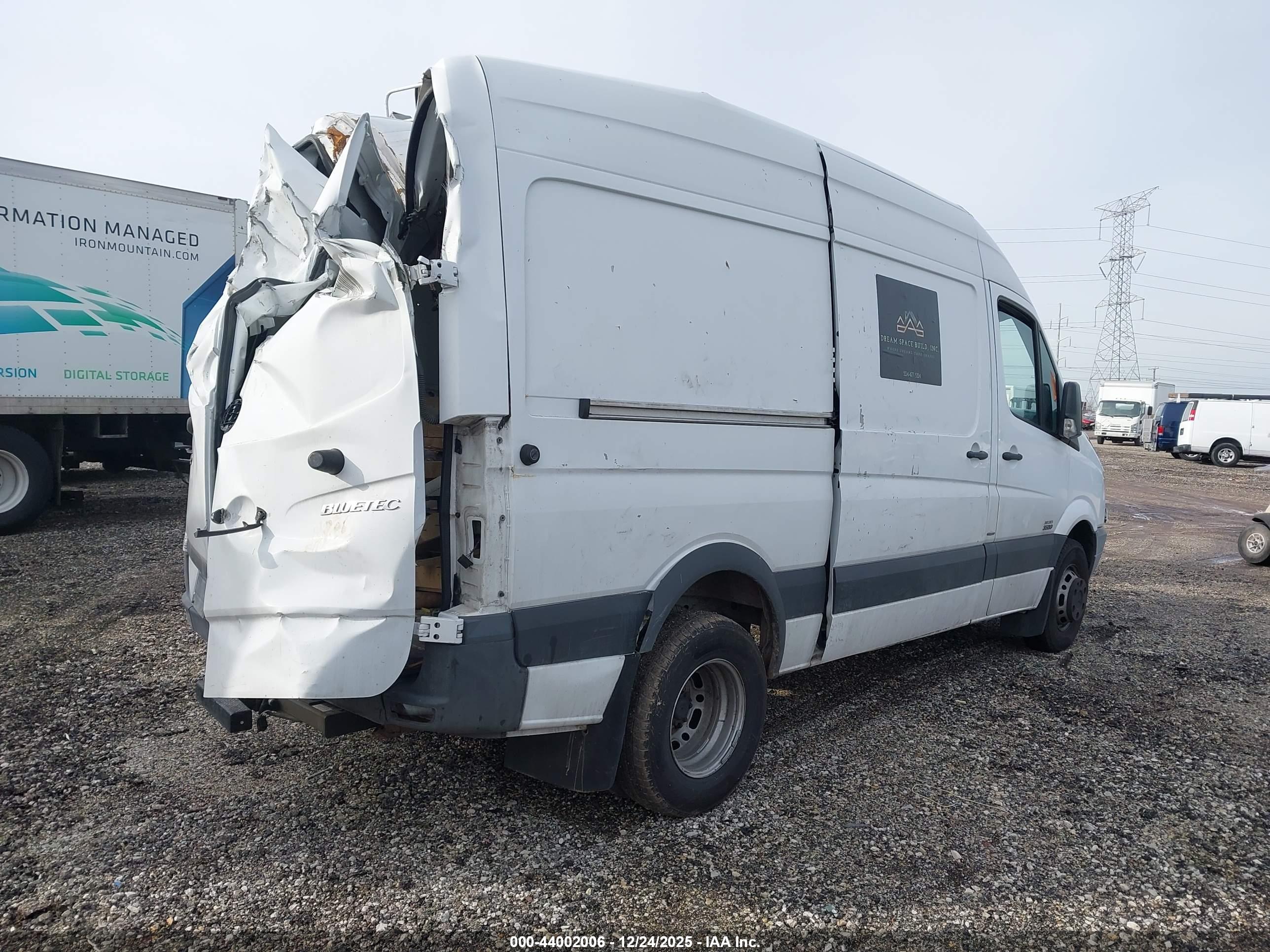 MERCEDES-BENZ SPRINTER image 4