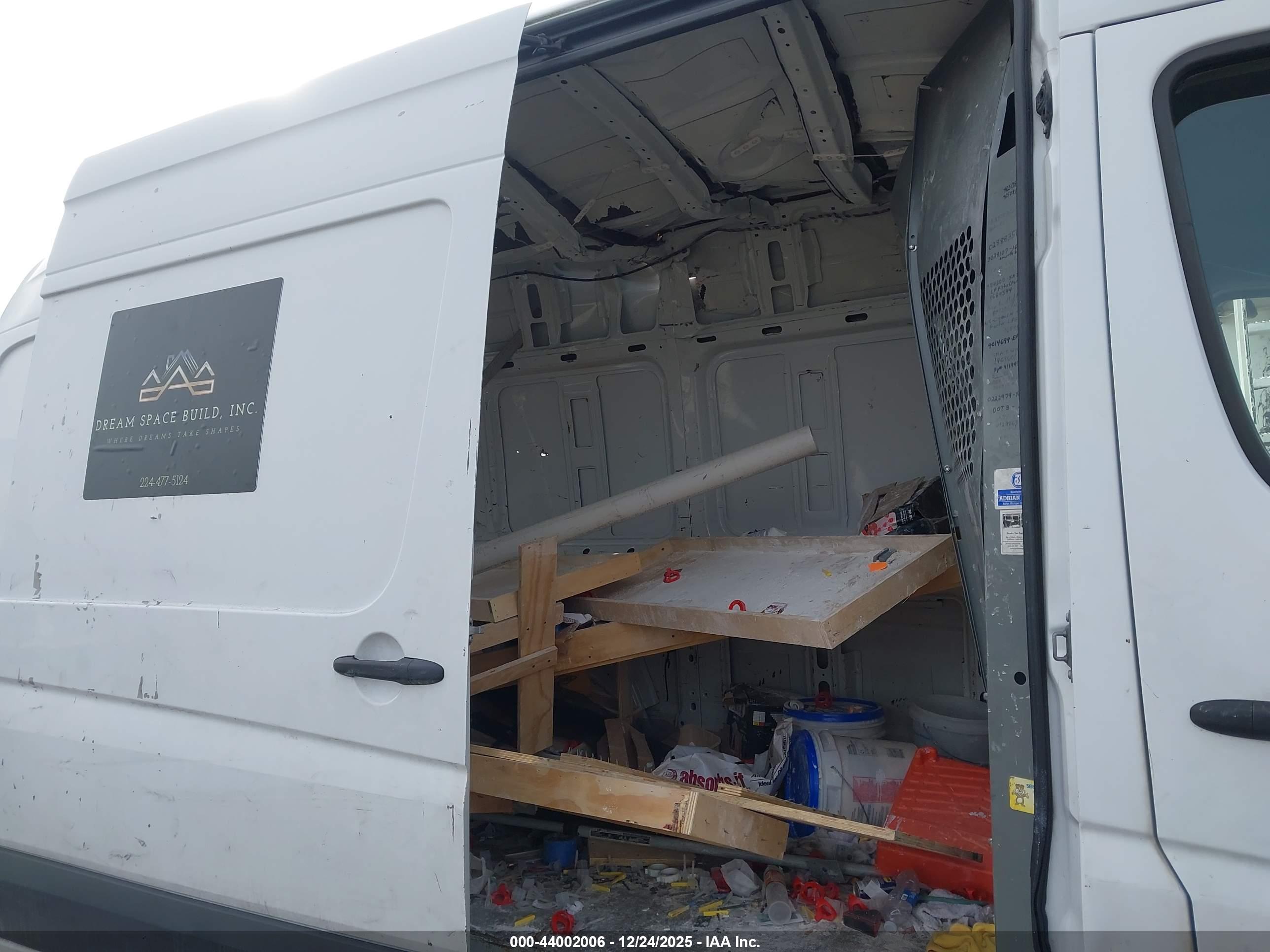 MERCEDES-BENZ SPRINTER image 8