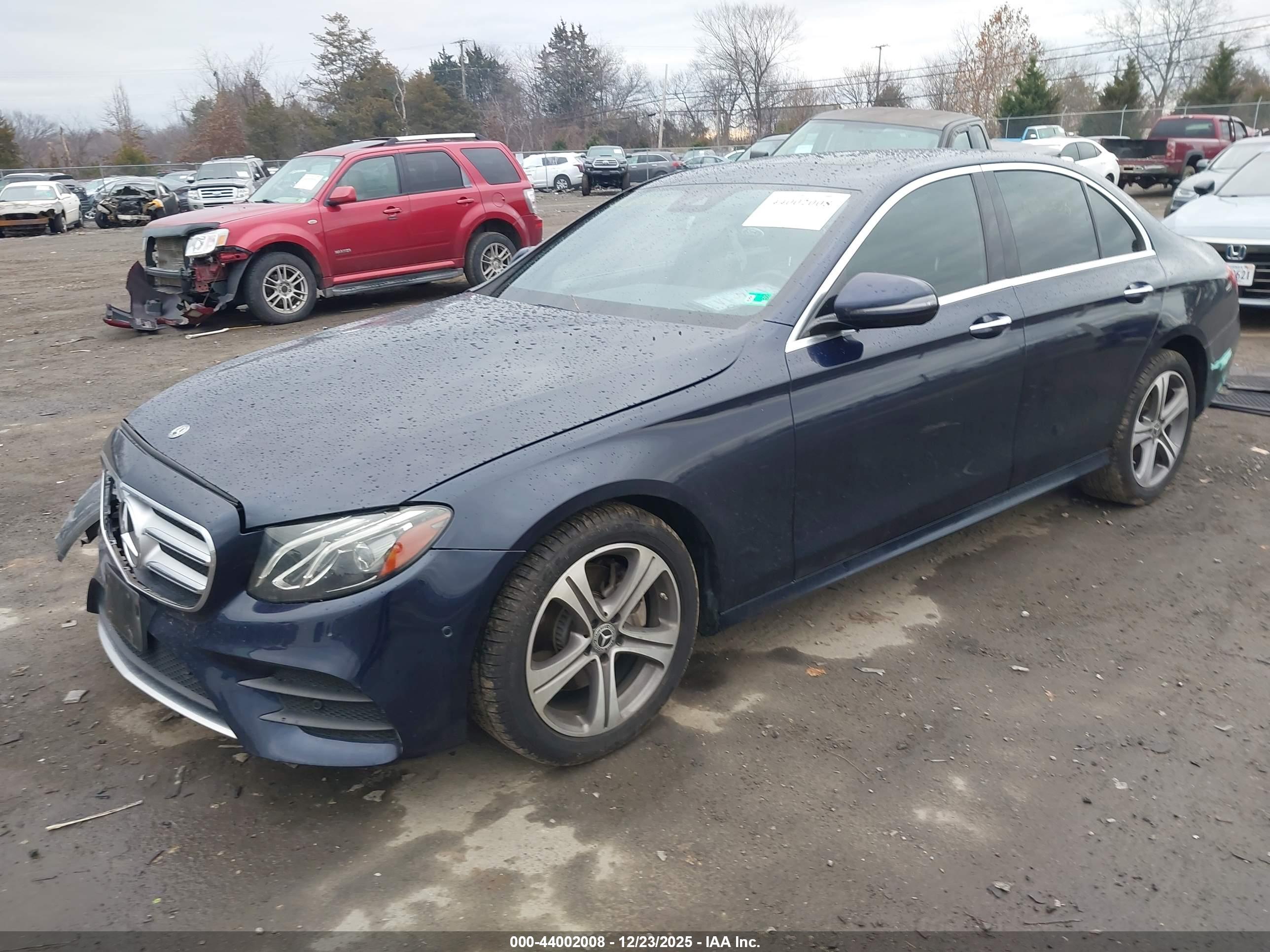 MERCEDES-BENZ E image 2