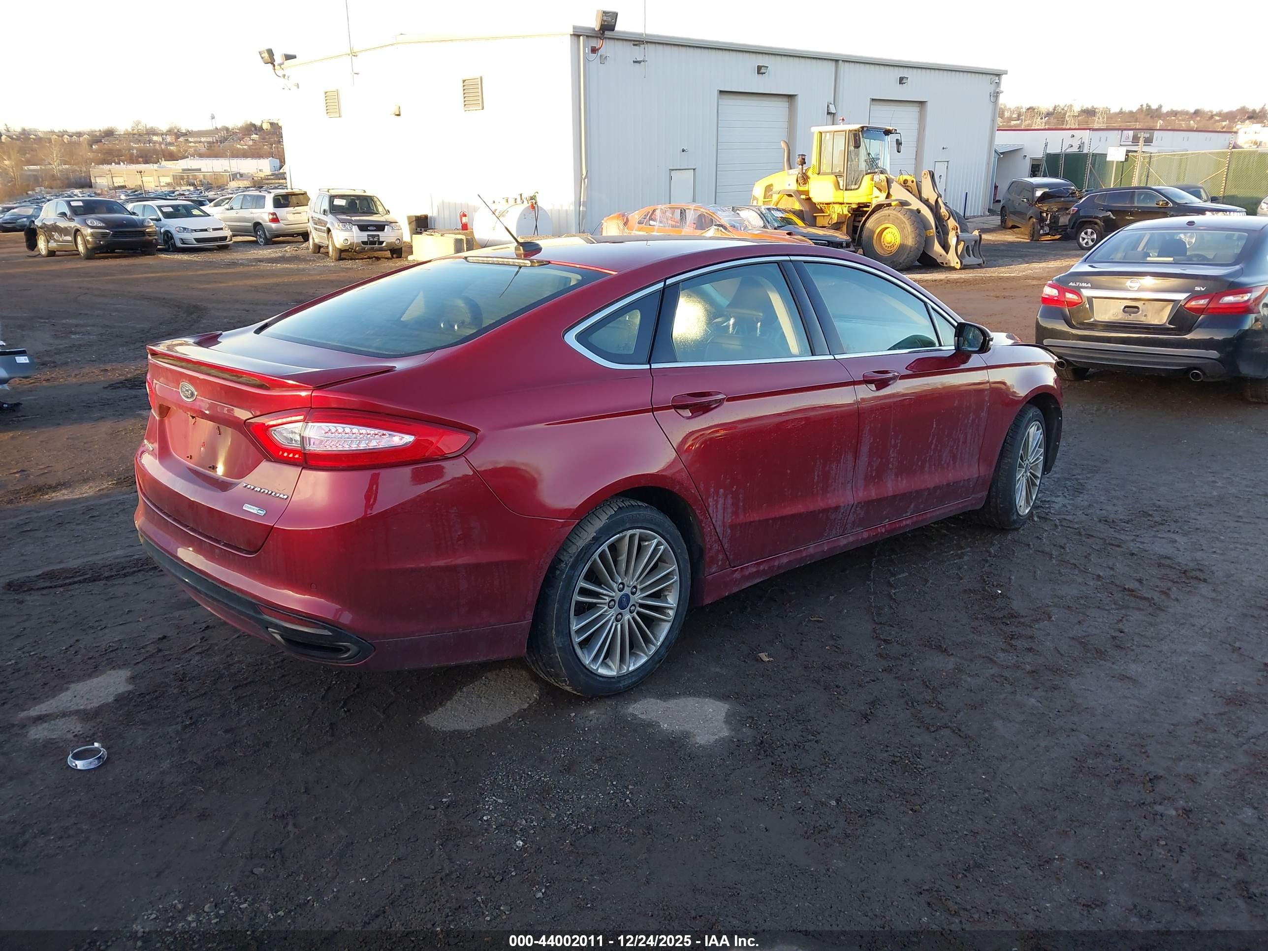 FORD FUSION image 4