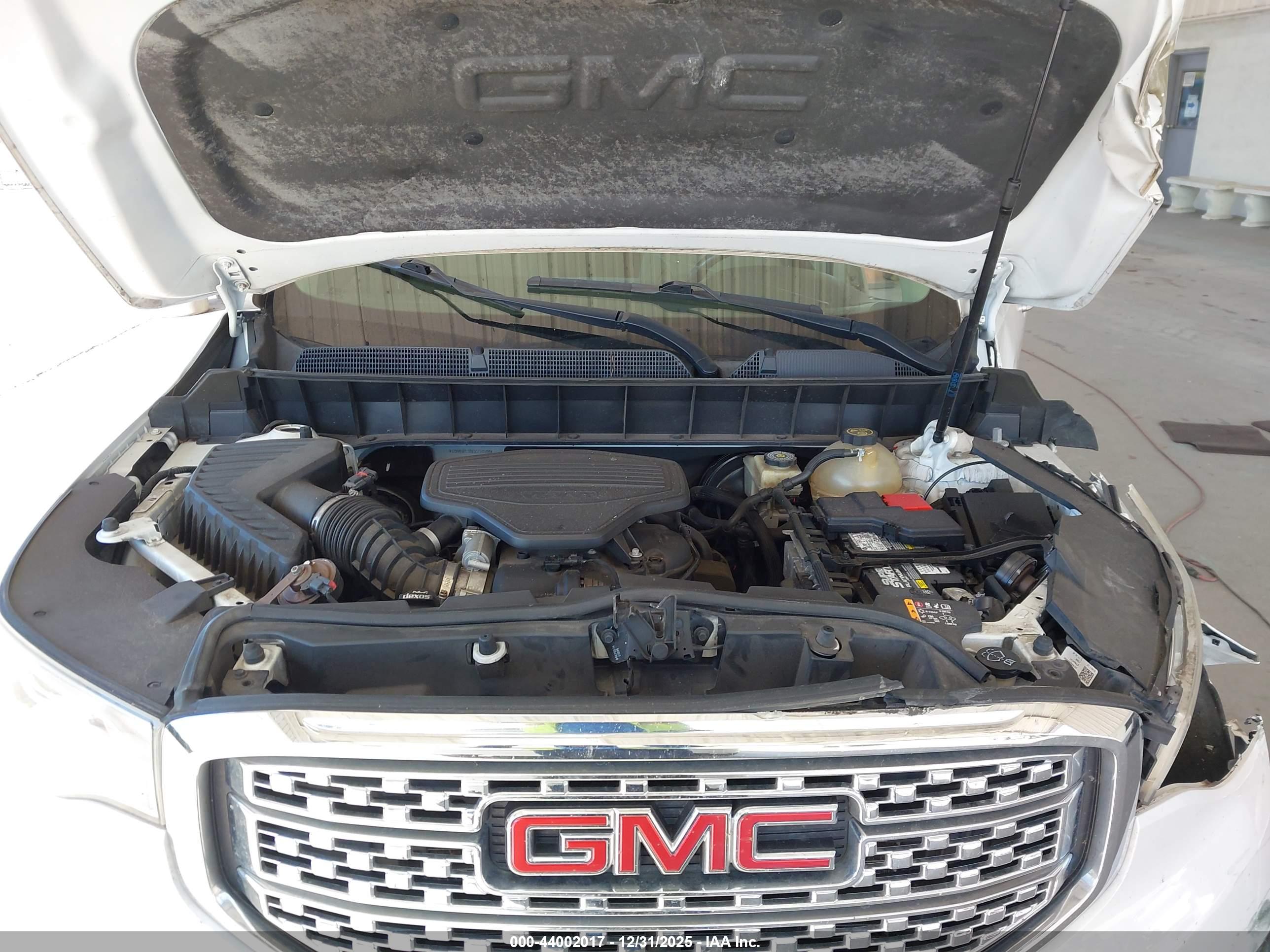 GMC ACADIA image 10