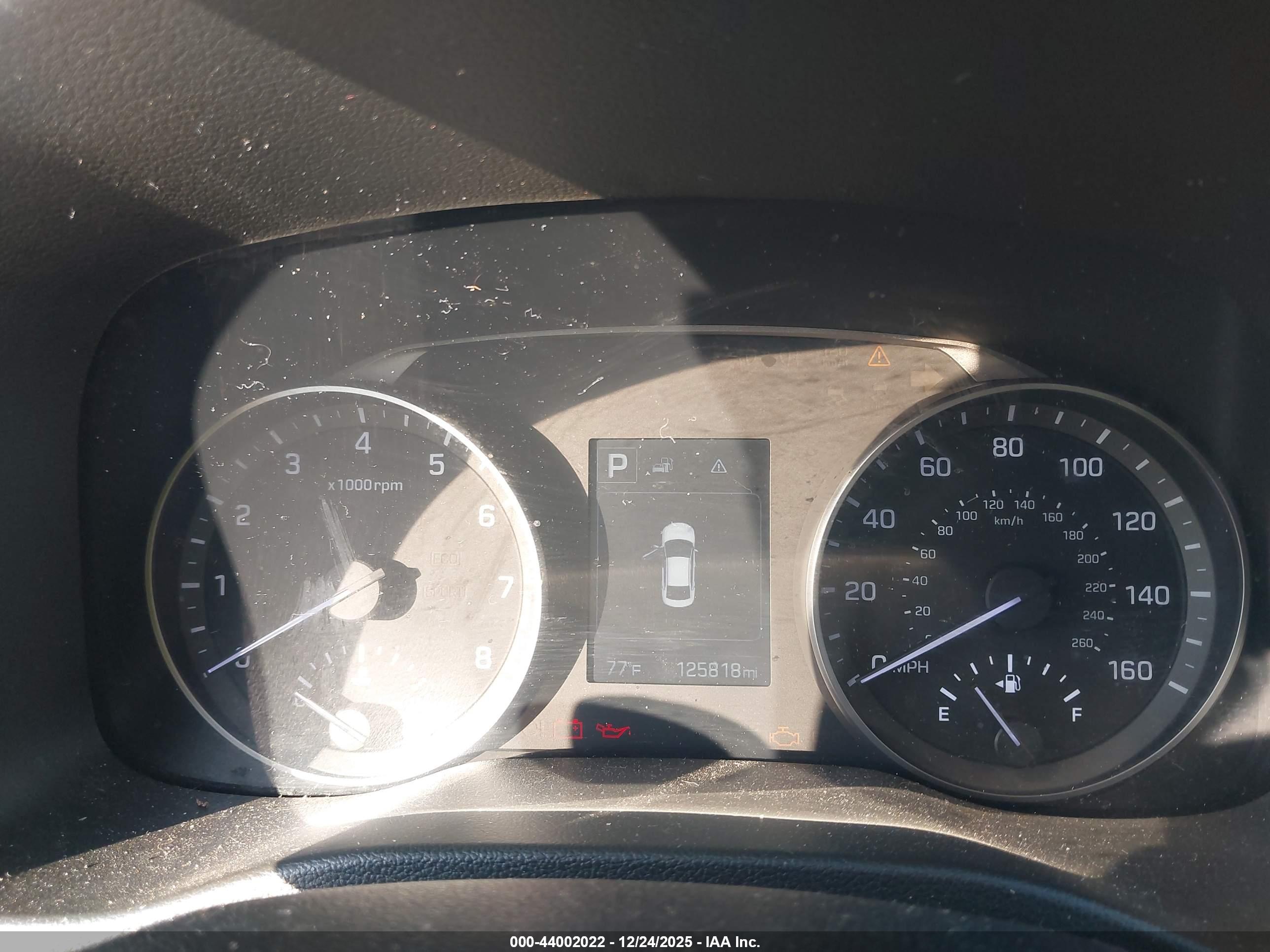 HYUNDAI ELANTRA image 7