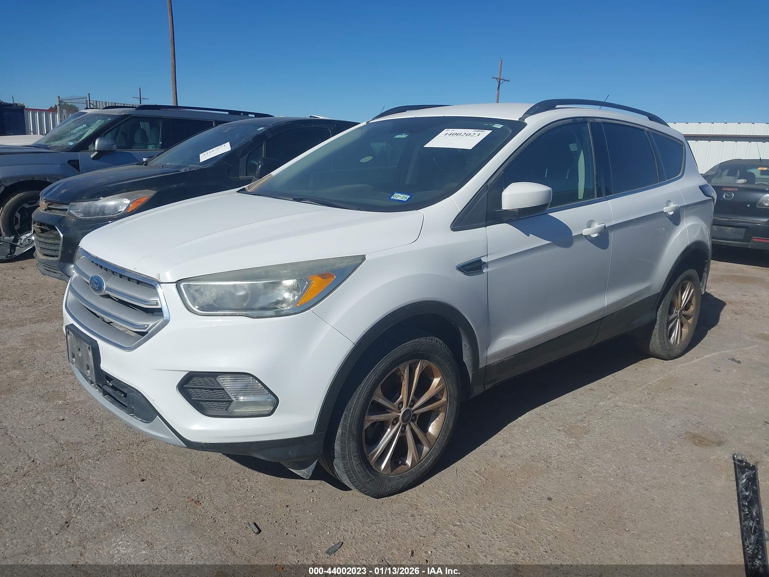 FORD ESCAPE image 2