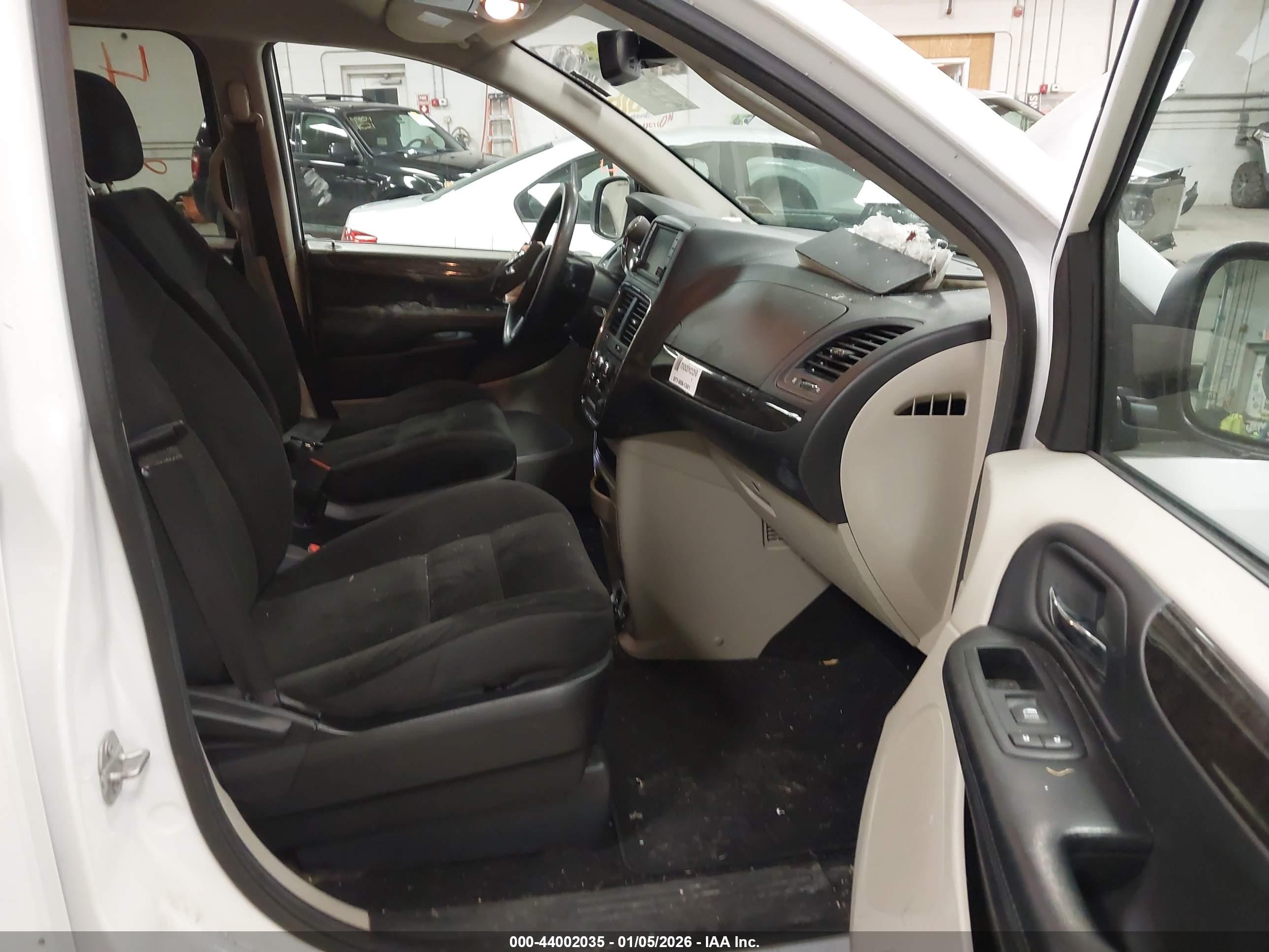 DODGE GRAND image 5