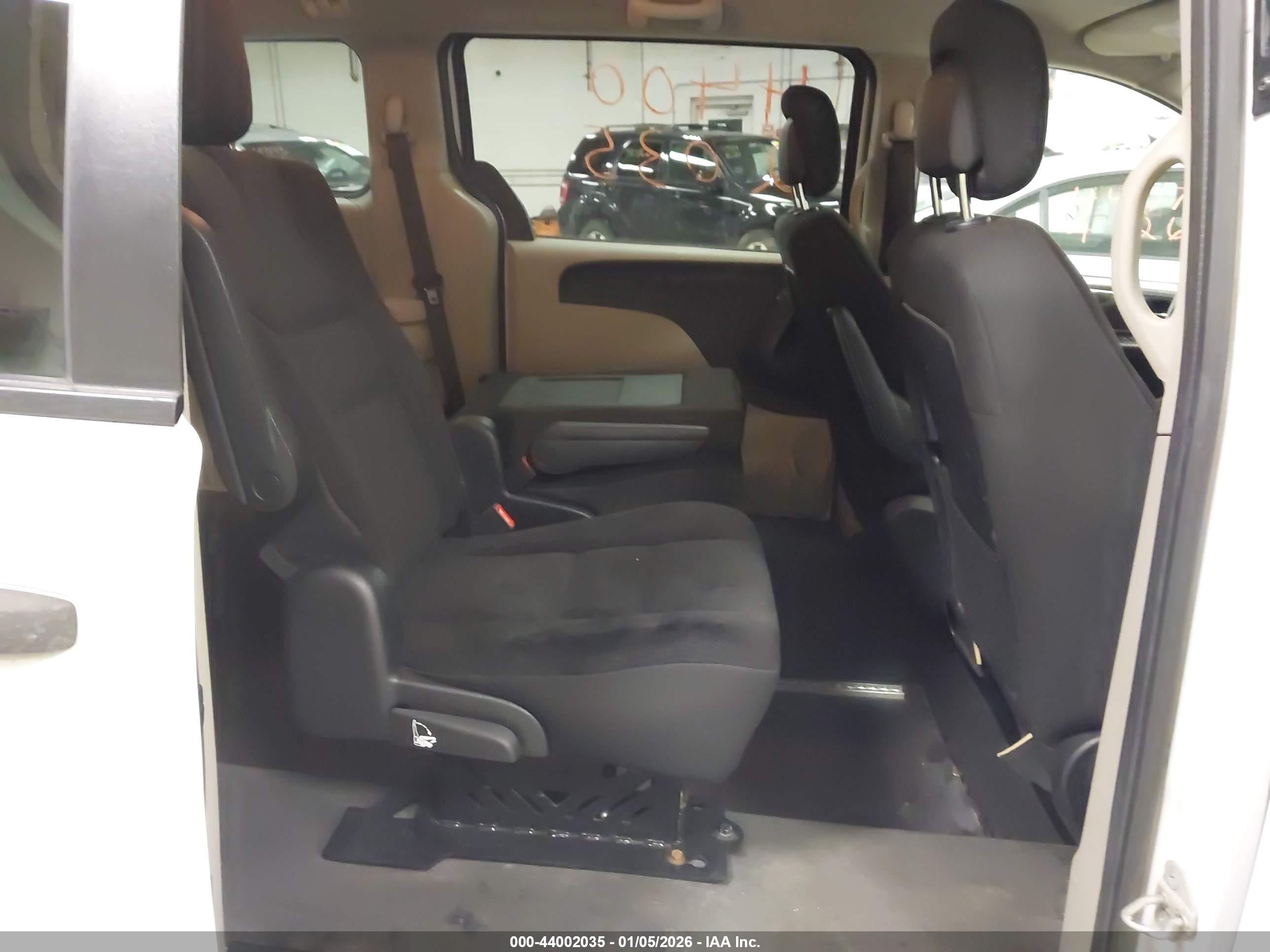 DODGE GRAND image 8