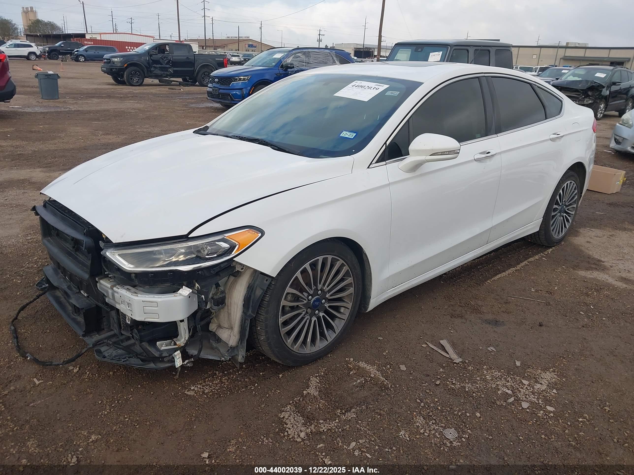 FORD FUSION image 2
