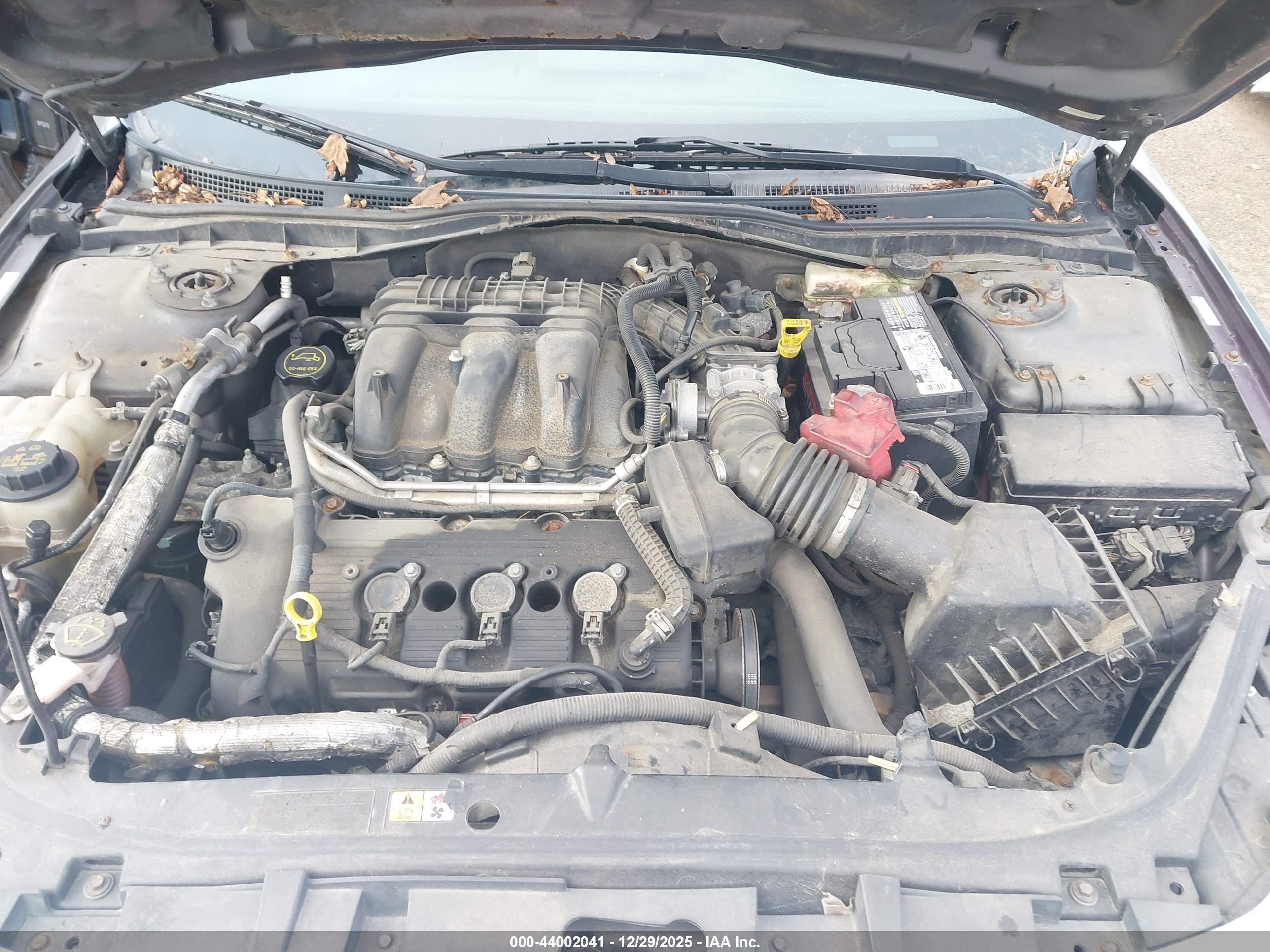 FORD FUSION image 10