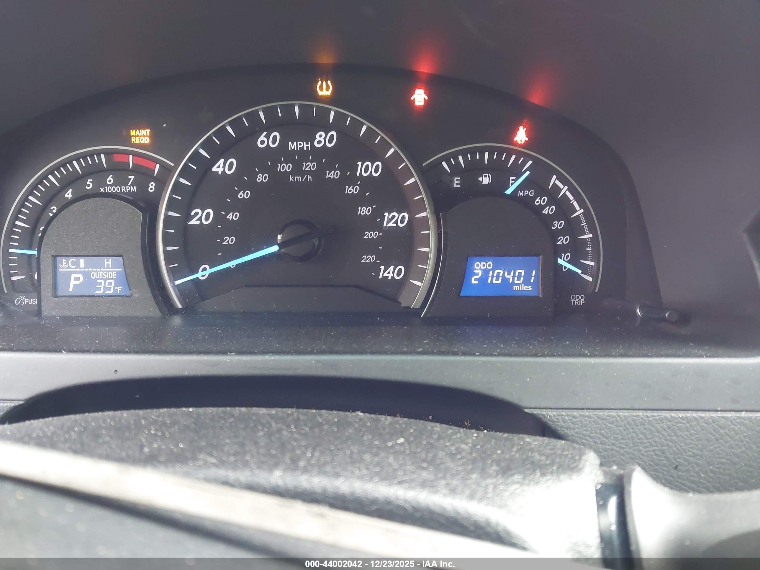 TOYOTA CAMRY image 7