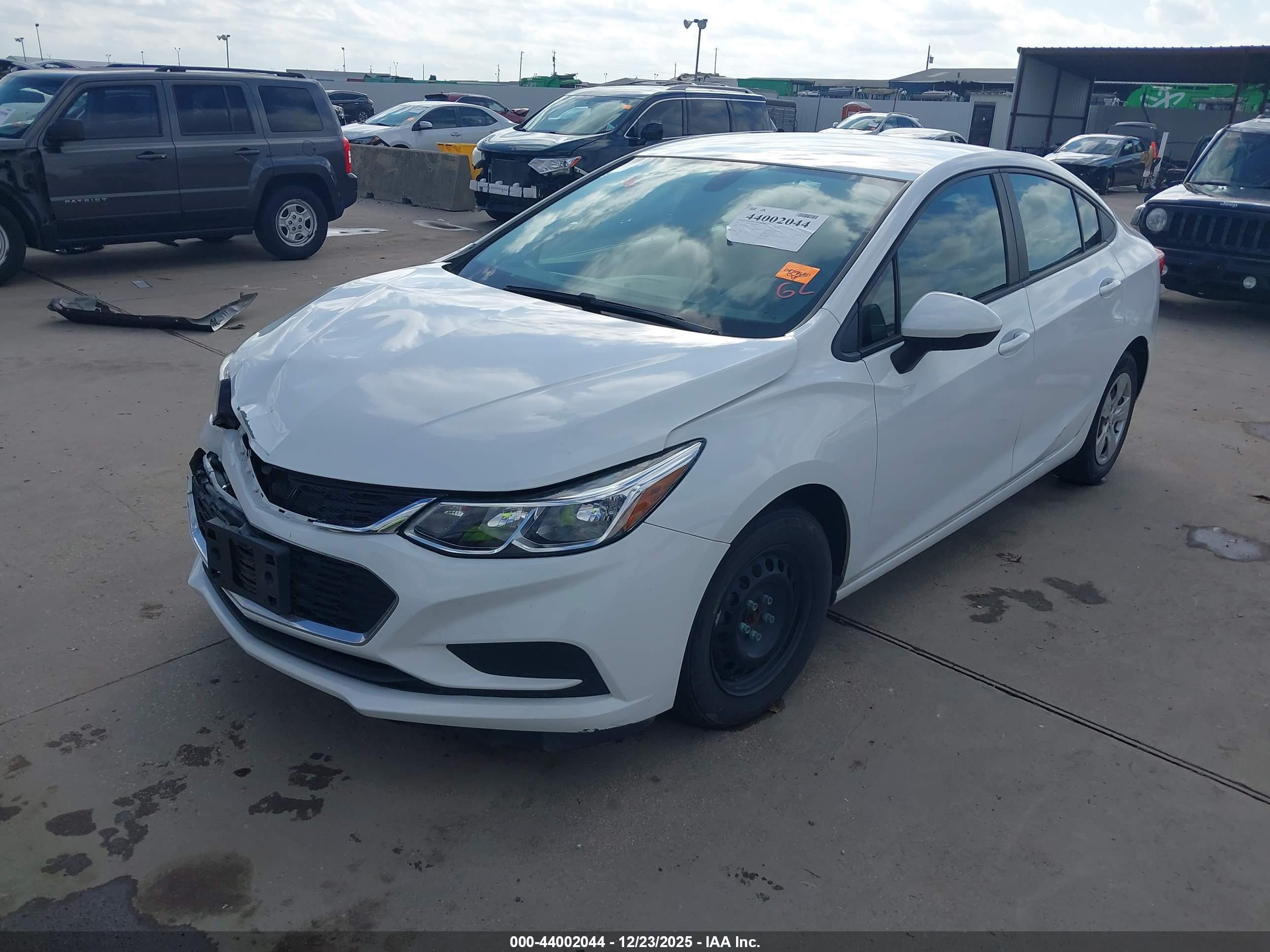 CHEVROLET CRUZE image 2