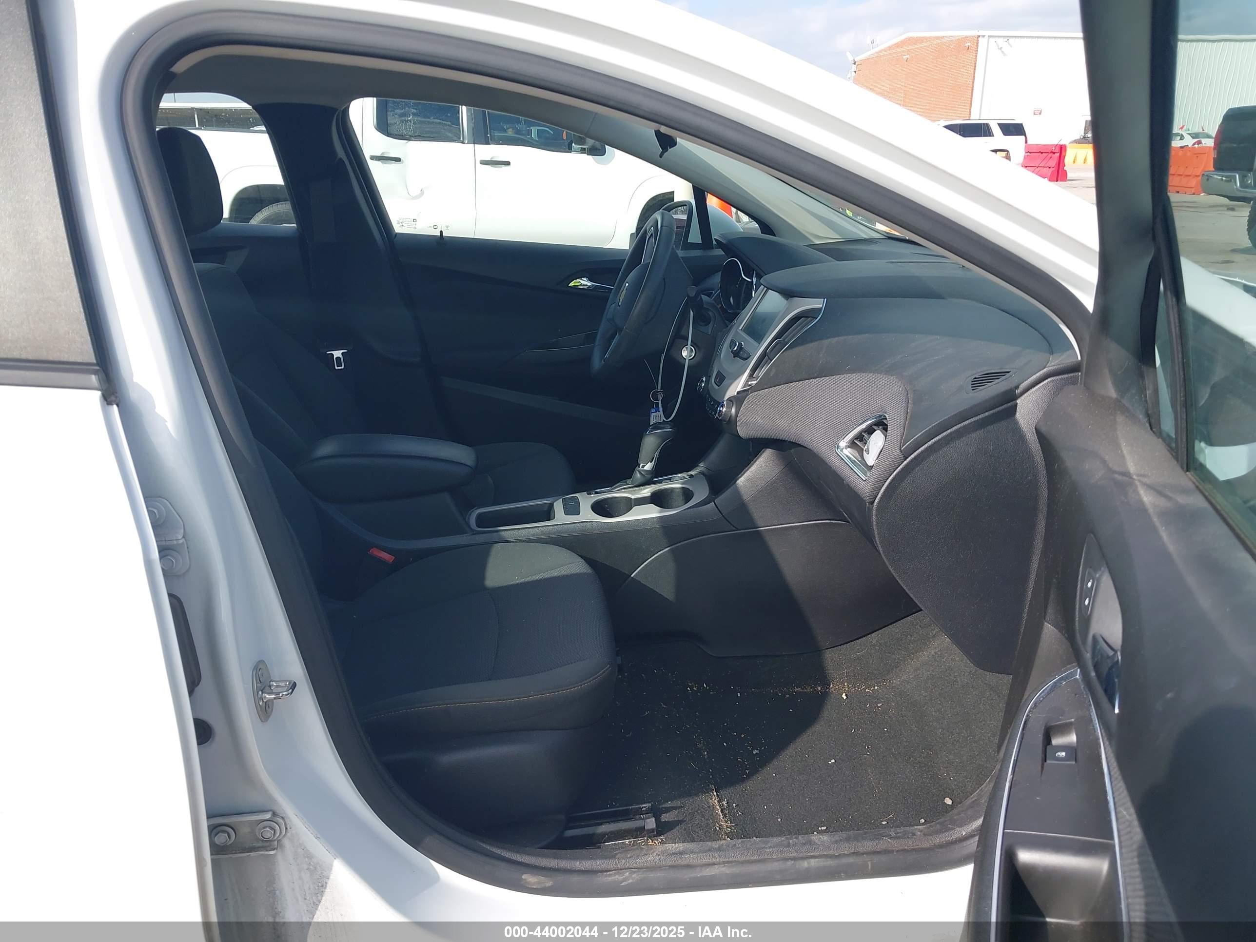 CHEVROLET CRUZE image 5