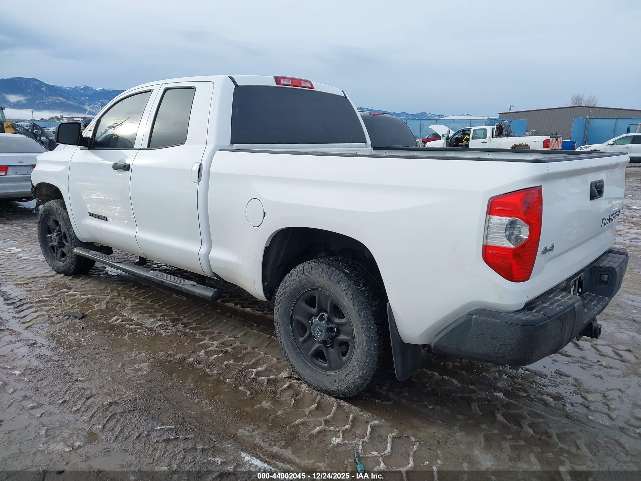 TOYOTA TUNDRA image 3