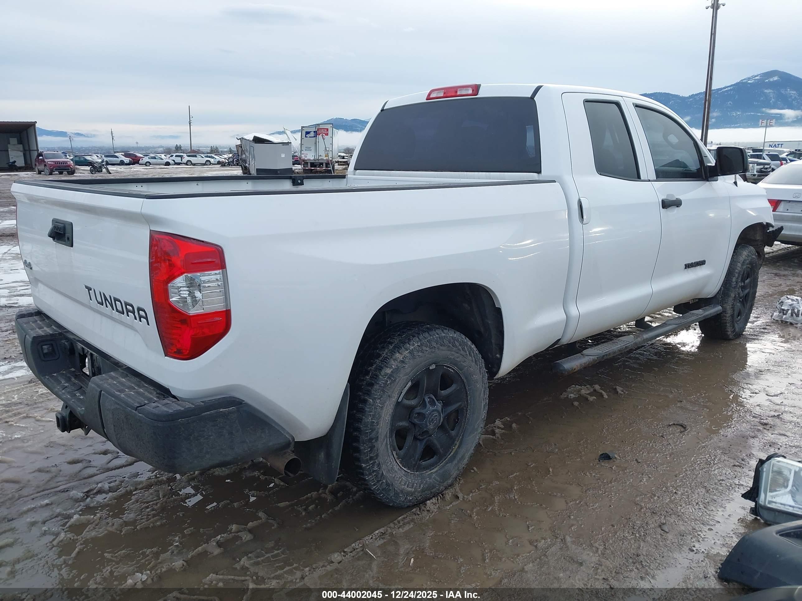 TOYOTA TUNDRA image 4