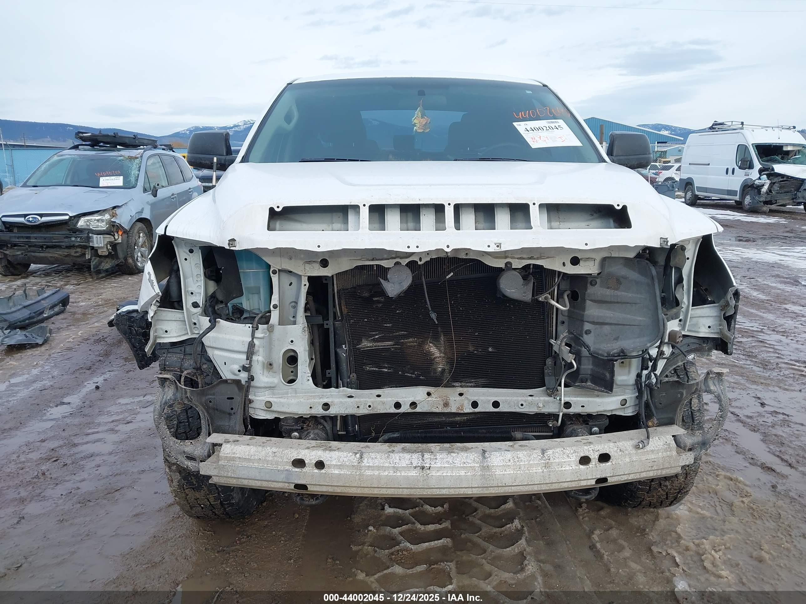 TOYOTA TUNDRA image 6
