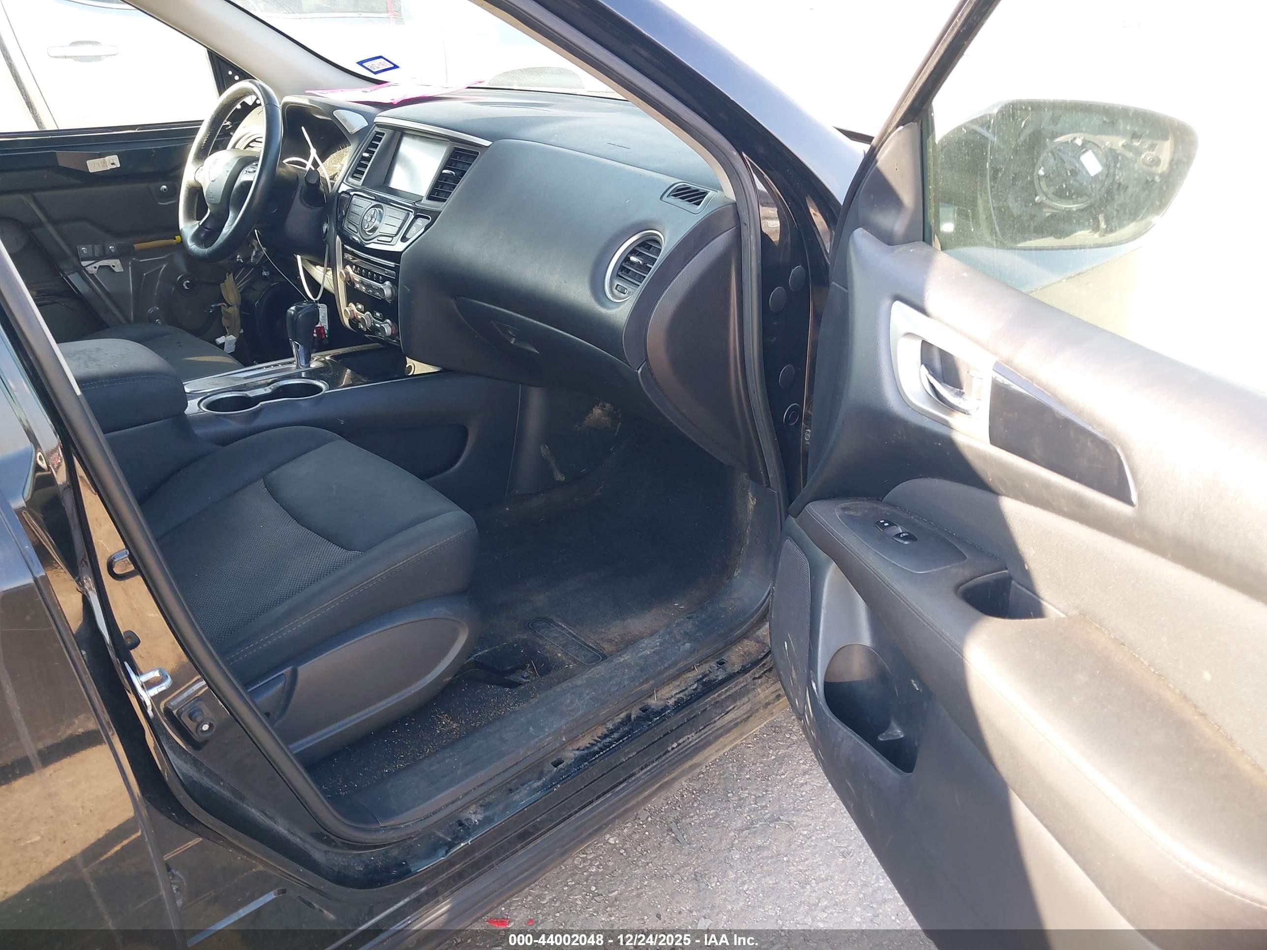 NISSAN PATHFINDER image 5