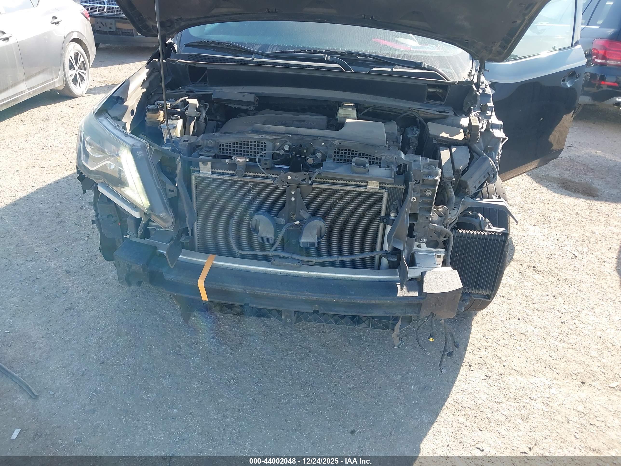 NISSAN PATHFINDER image 6
