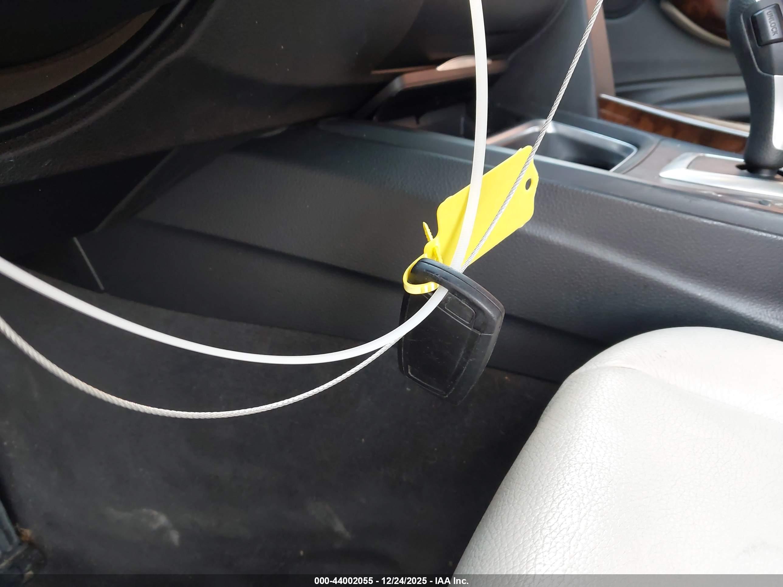 BMW 328I image 11