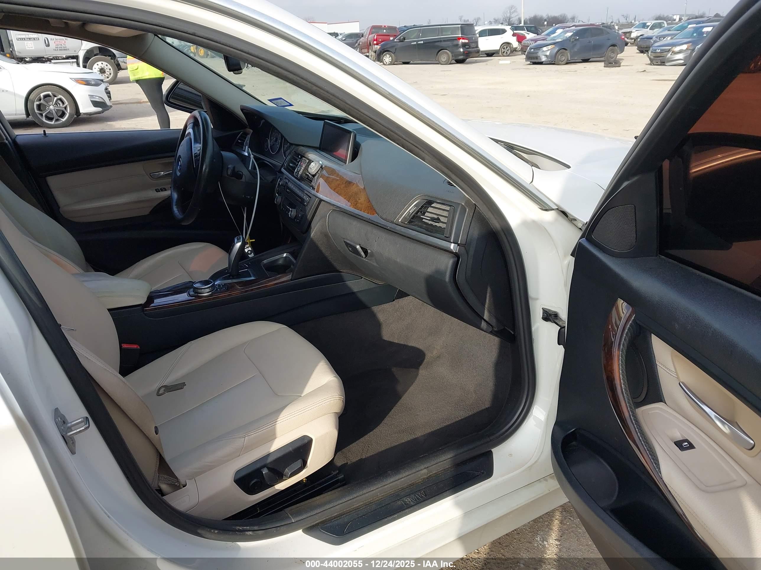 BMW 328I image 5