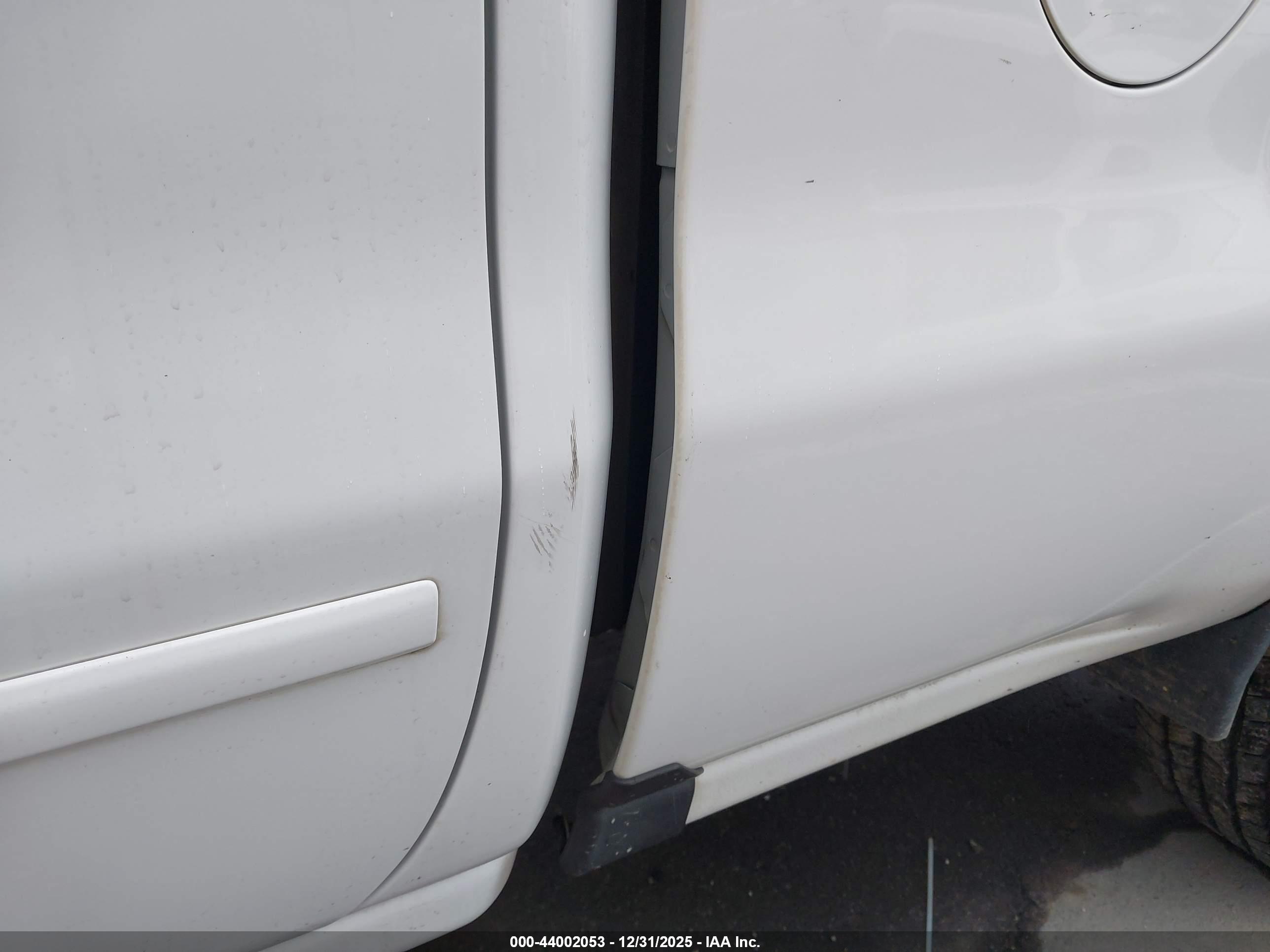CHEVROLET SILVERADO image 6